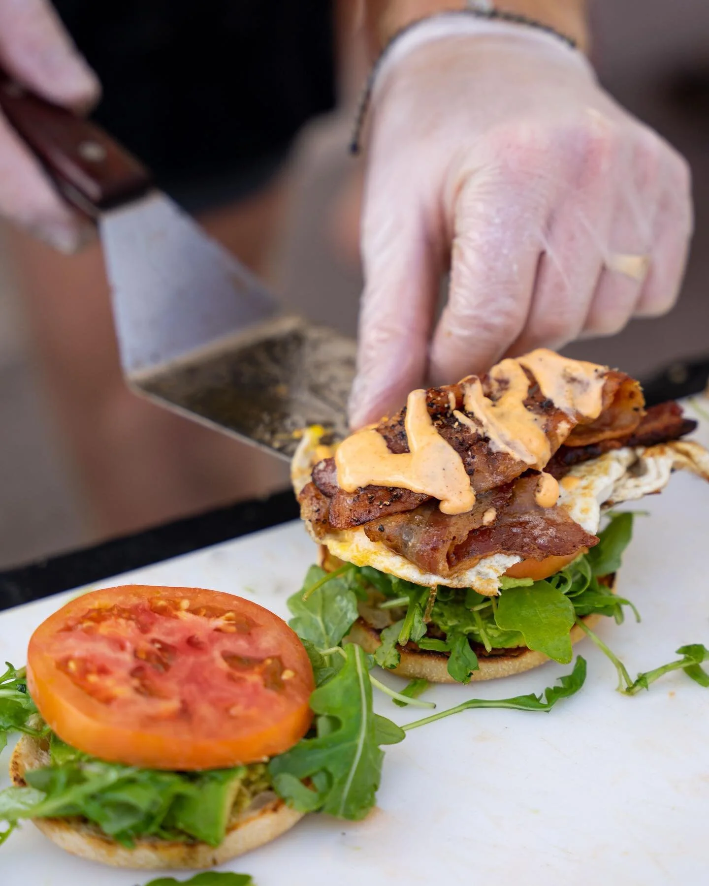 Spicy Breakfast BLT from @breakfastcclubdtsp 🥪I really can&rsquo;t resist anything with spicy cream sauce. BLTs, sushi, french fries, you get it.
&bull;
&bull;
&bull;
#tampaeats #tampafoodie #tampabayrays 
#tampafoodies #yelptampabay #tampabayfood #