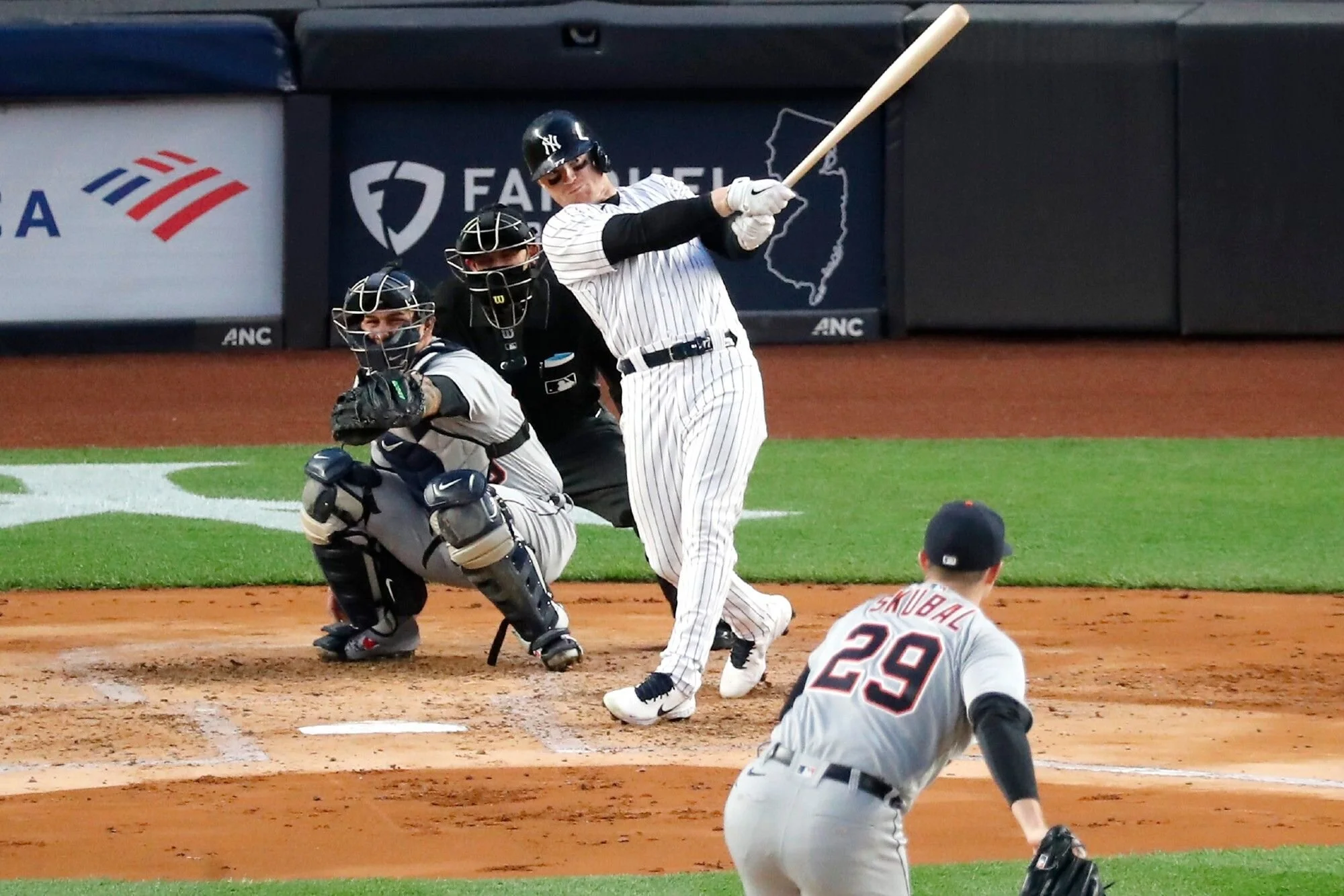 Clint Frazier hit one of five Yankee homers in their 10-0 rout of the Tigers on Friday. (New York Post)