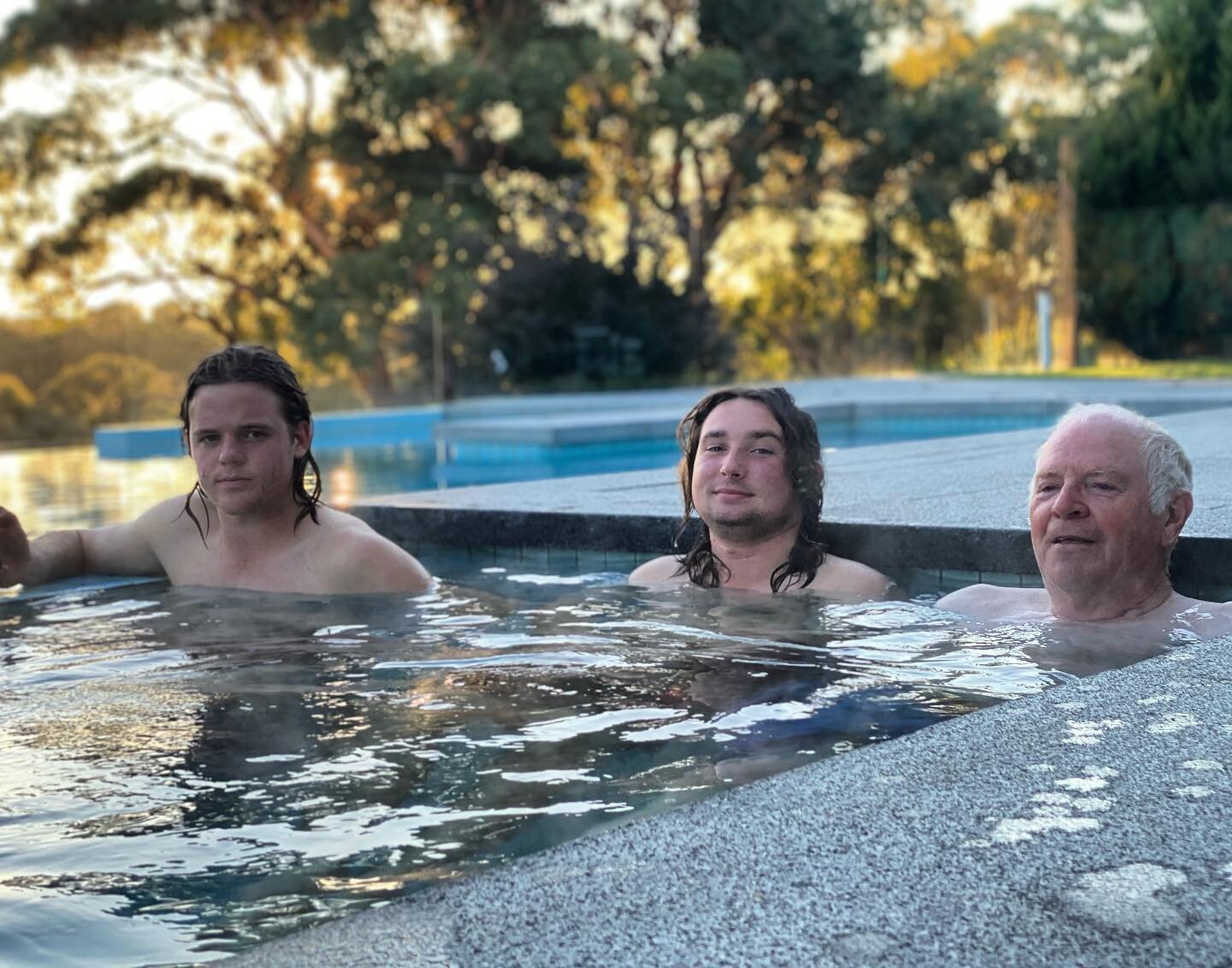 Sunday afternoon wind down...
#graysonsestate #sunday #afternoon #weekend #hottubgoals #theboys #luxuryliving #groupaccommodation #country #victoria