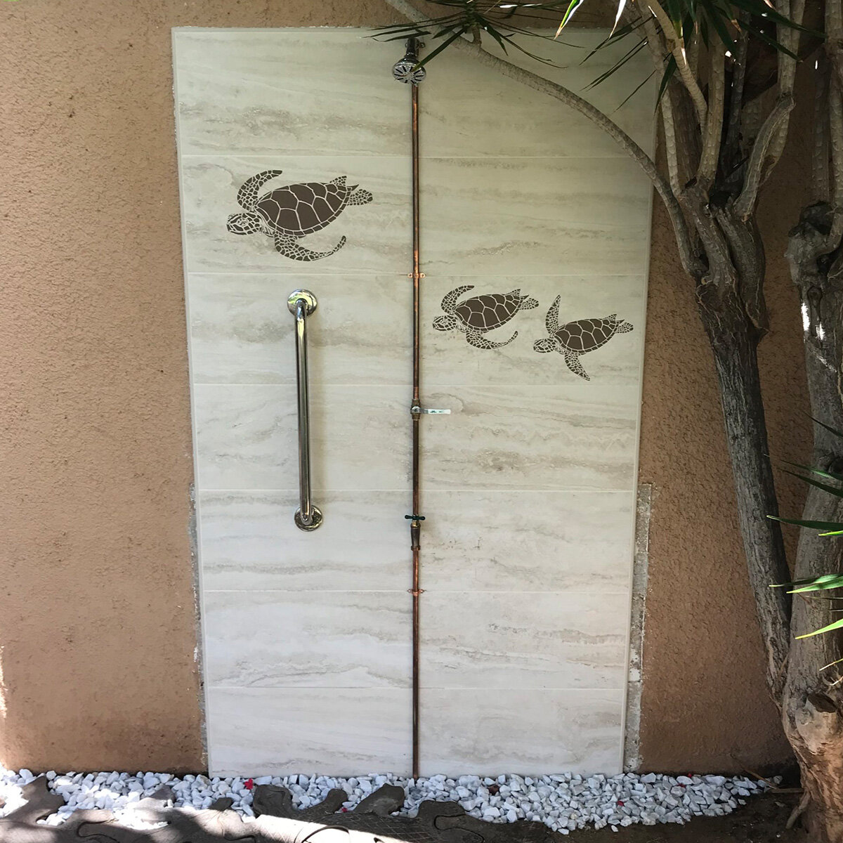 Outdoor Shower Wall