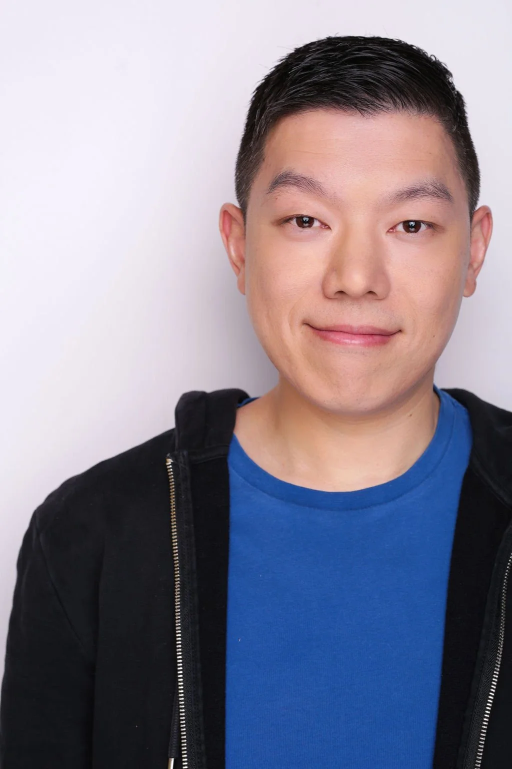 Avery Lee - headshot.jpg