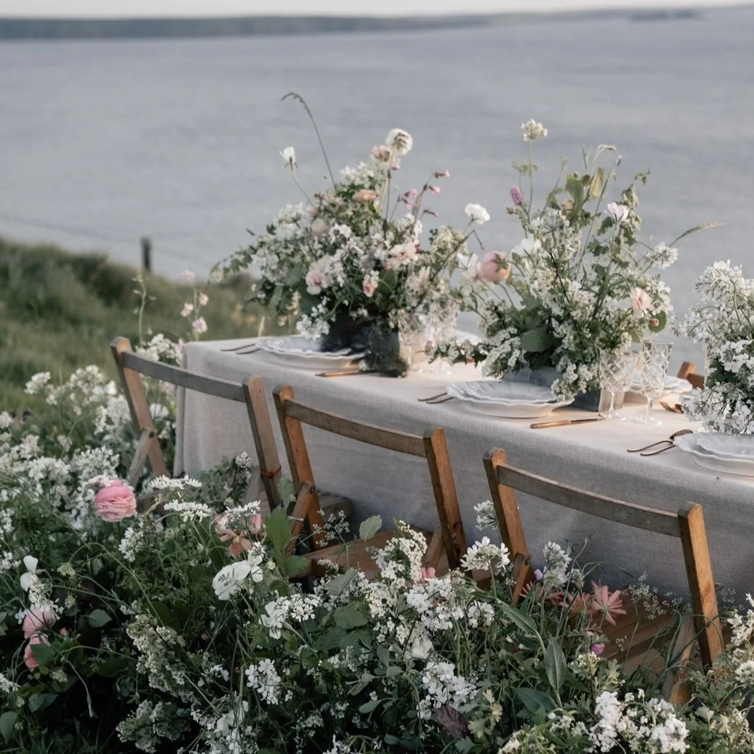 Flowers decoration on wedding table