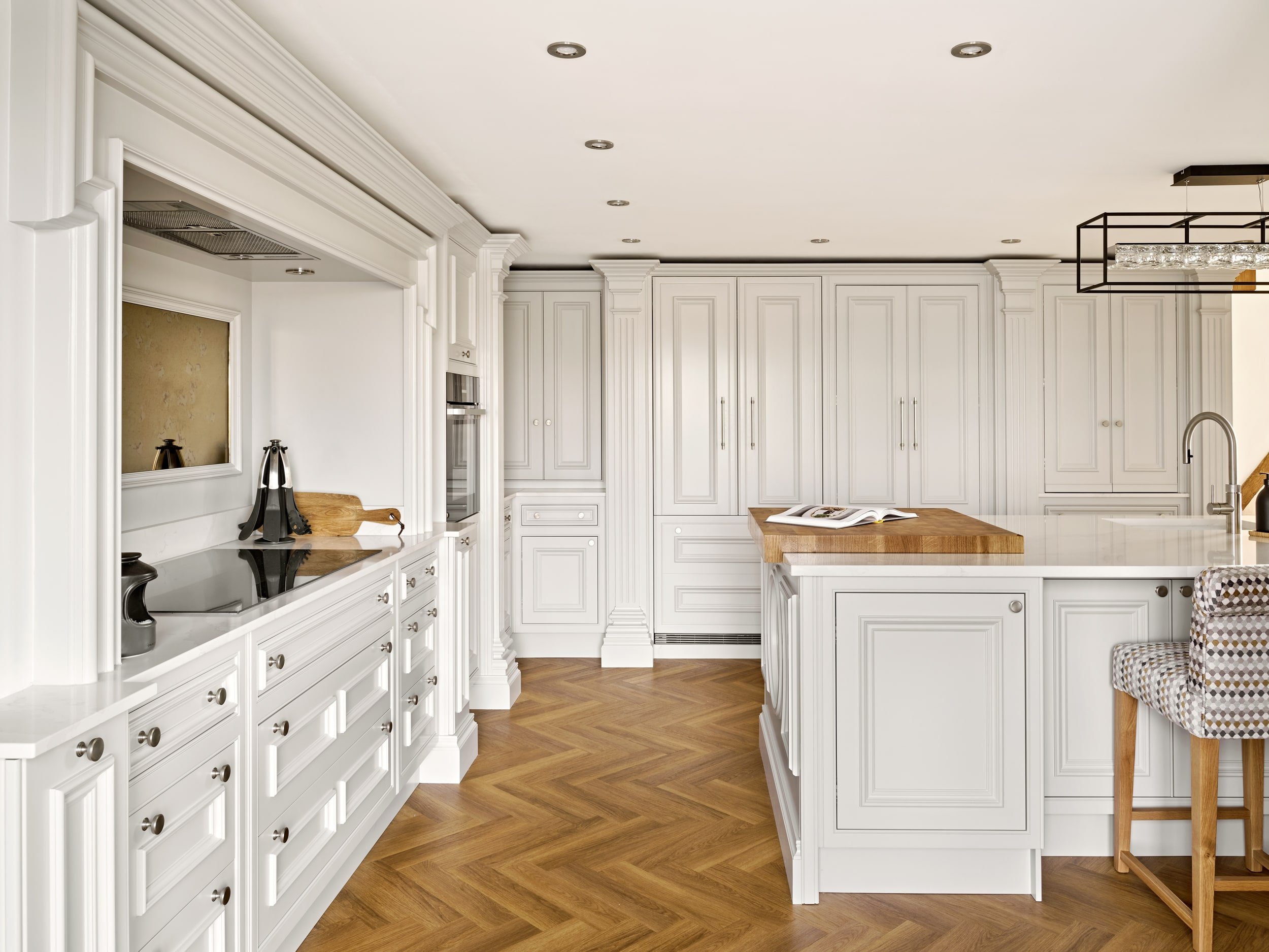 traditional-kitchen-mantle