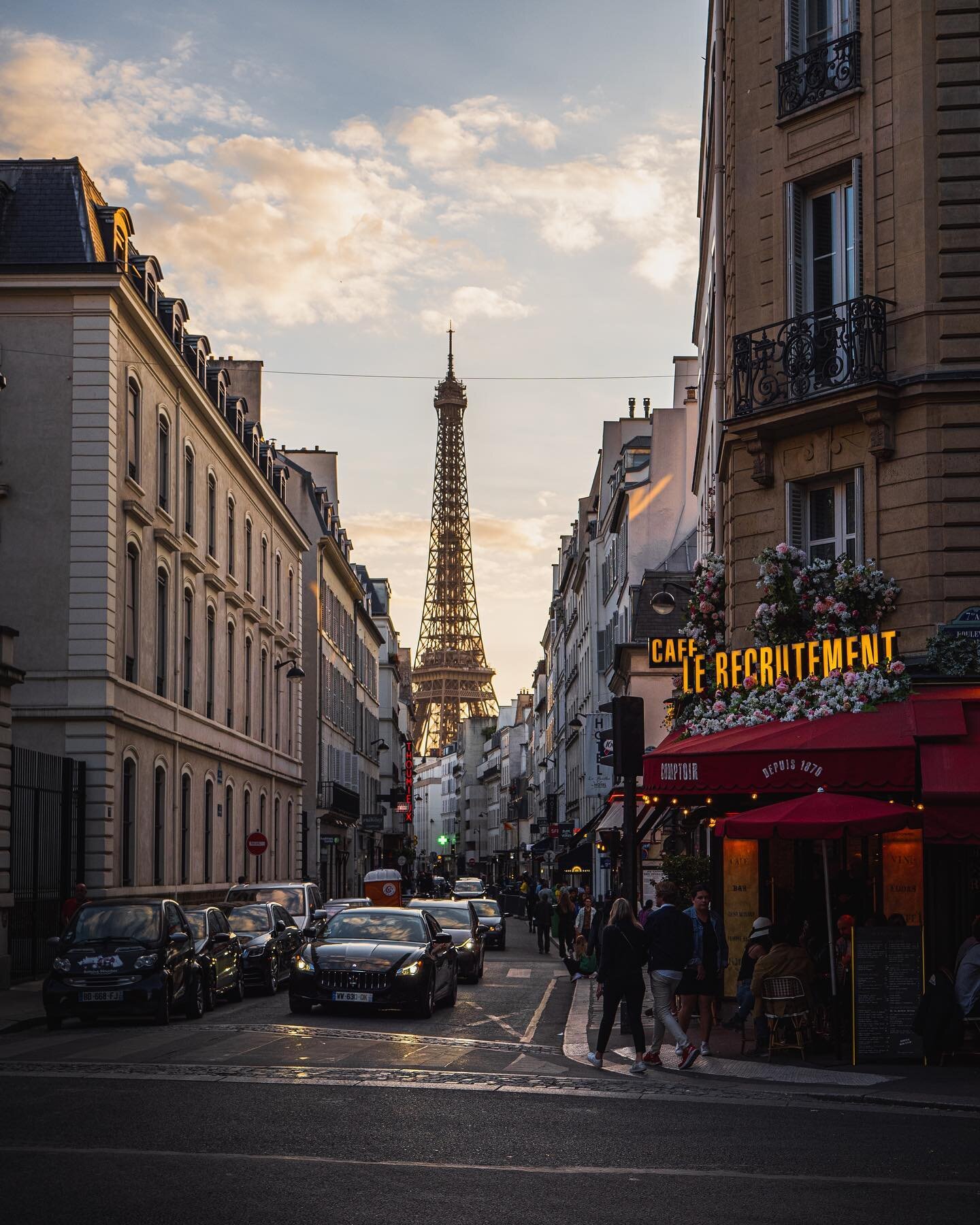 Bonsoir Paris 🥖🇫🇷
Wie krijgt er nu geen zin in ratatouille? 

#paris #parisfrance #eiffeltower #canonnederland