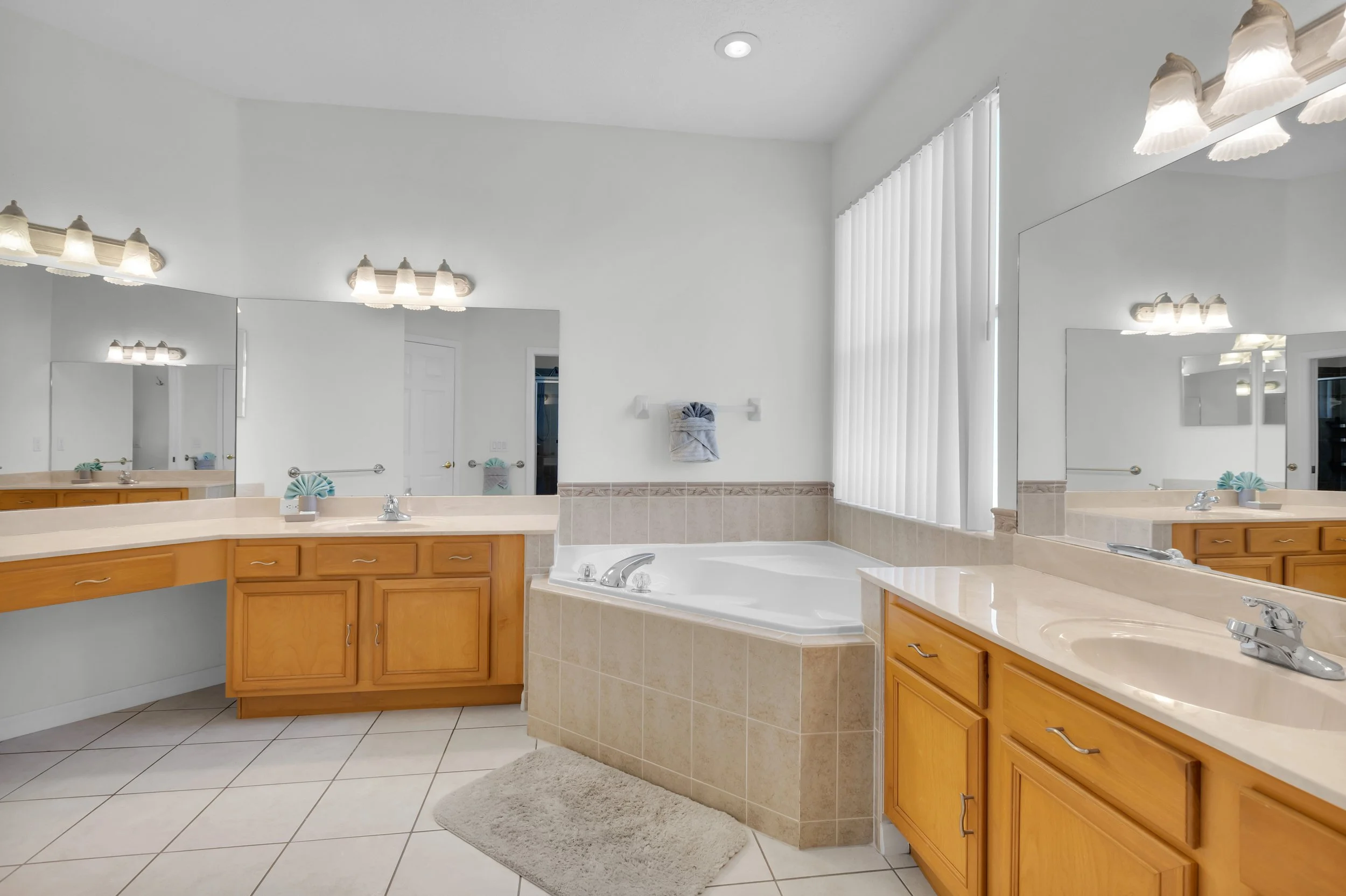 master-bathroom-4-bedroom-orlando-vila2.jpg