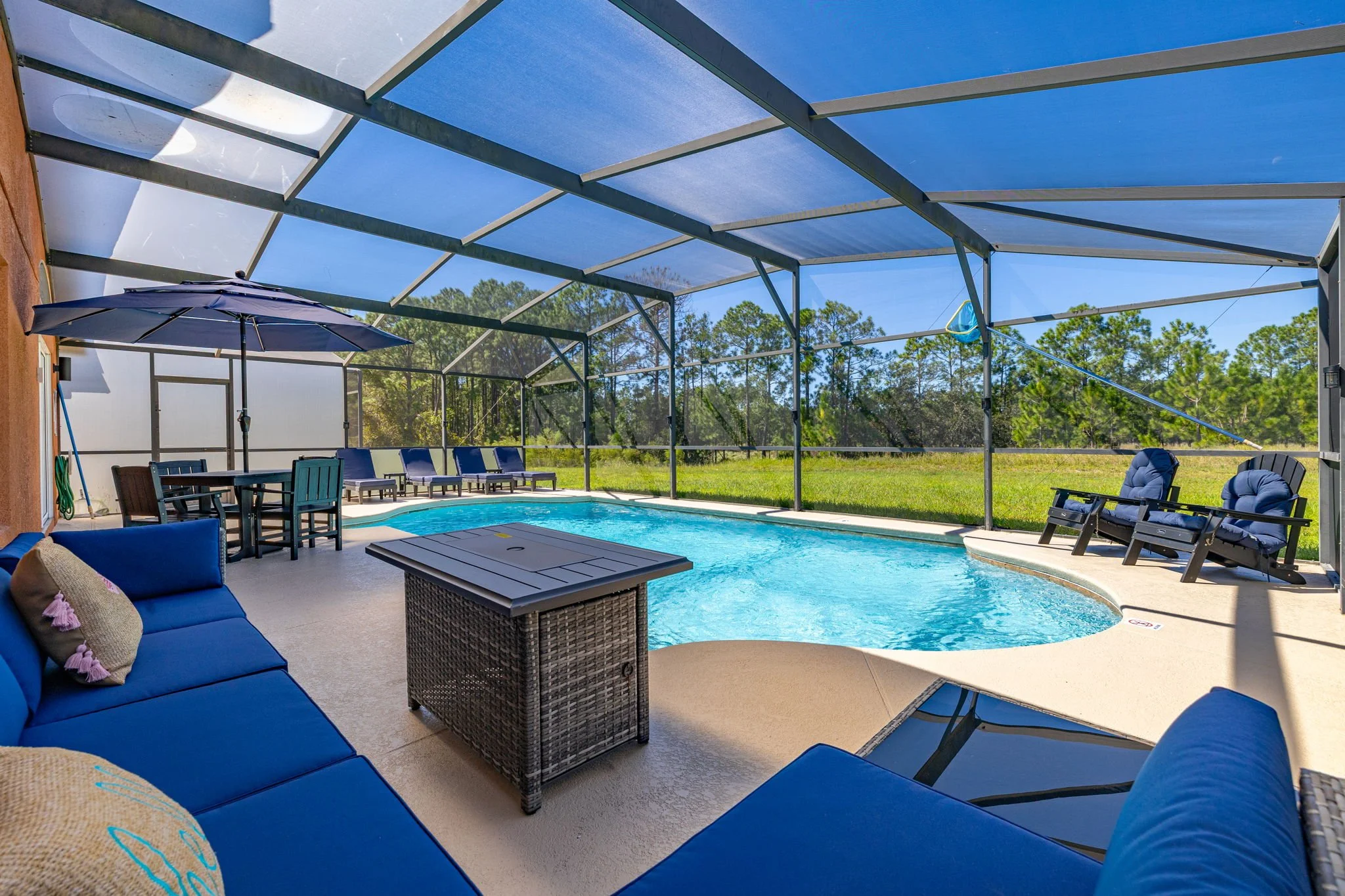 654WS - Watersong Resort - Recently Renovated 4 Bed 2 Bath Villa with Theatre Room