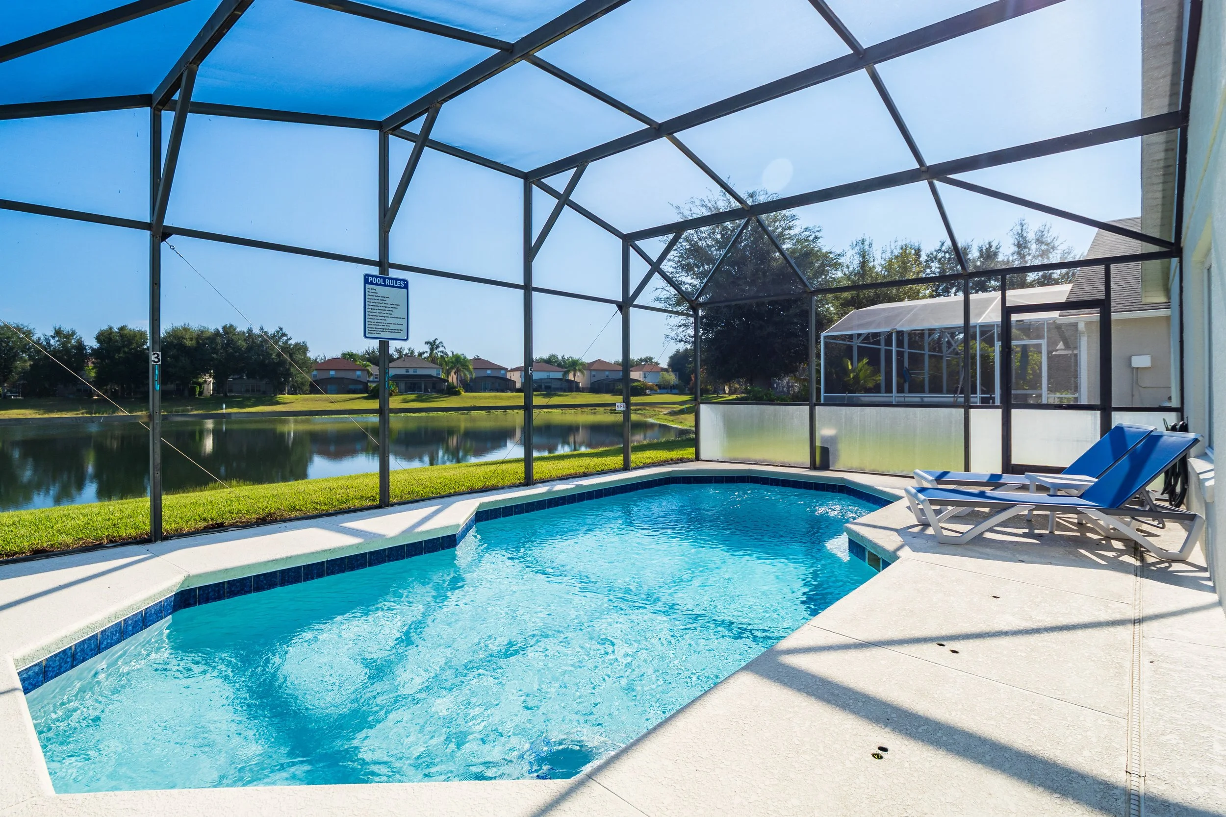 Lake view 4 bed villa near Disney