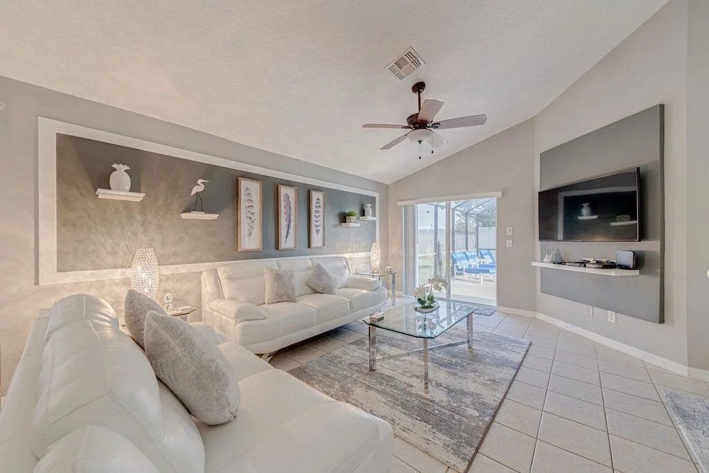 640SC - Solana - Luxurious 4 Bed Villa with Private South Facing Pool