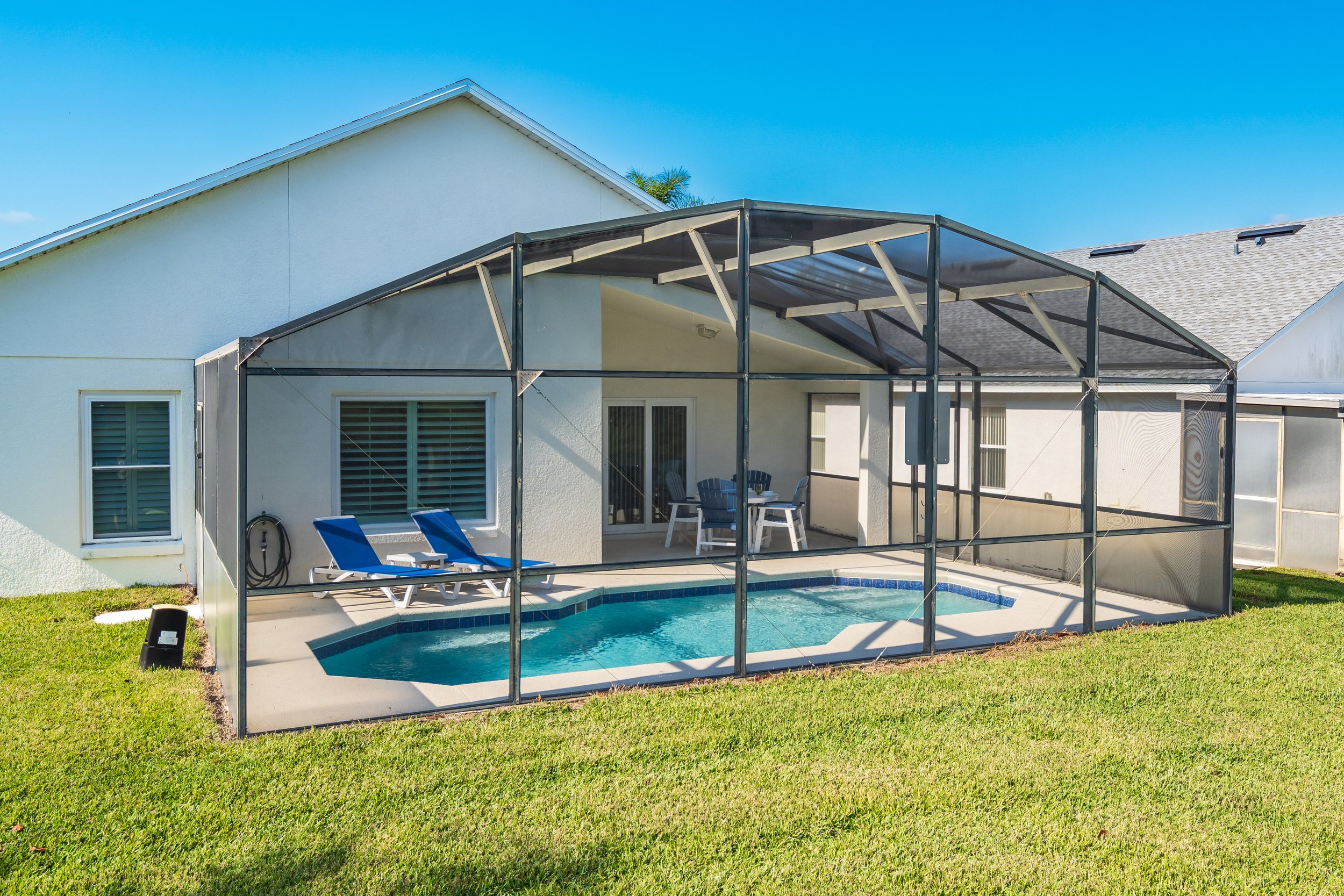 Lake view 4 bed villa near Disney