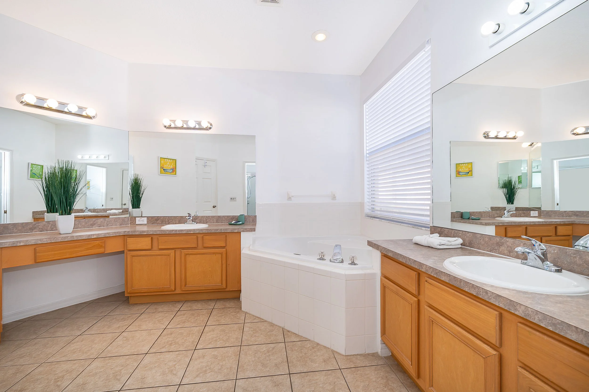 328 Montara Dr-19.jpg