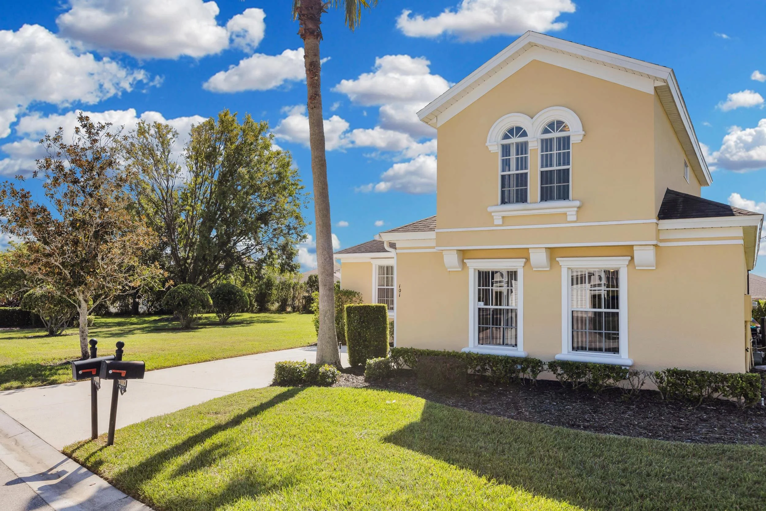 4-bedroom-villa-in-Orlando-near-Disney3.jpg