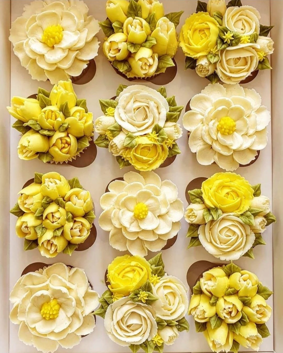 Summer-blooms-floral-buttercream-workshops-leonardslee (6).jpg