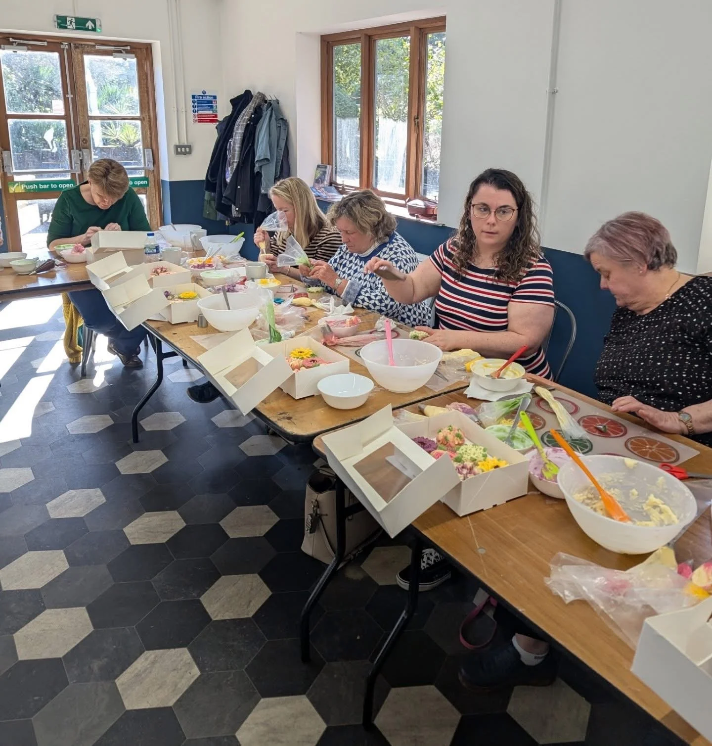 Cupcake Decorating Workshops | Leonardslee Gardens