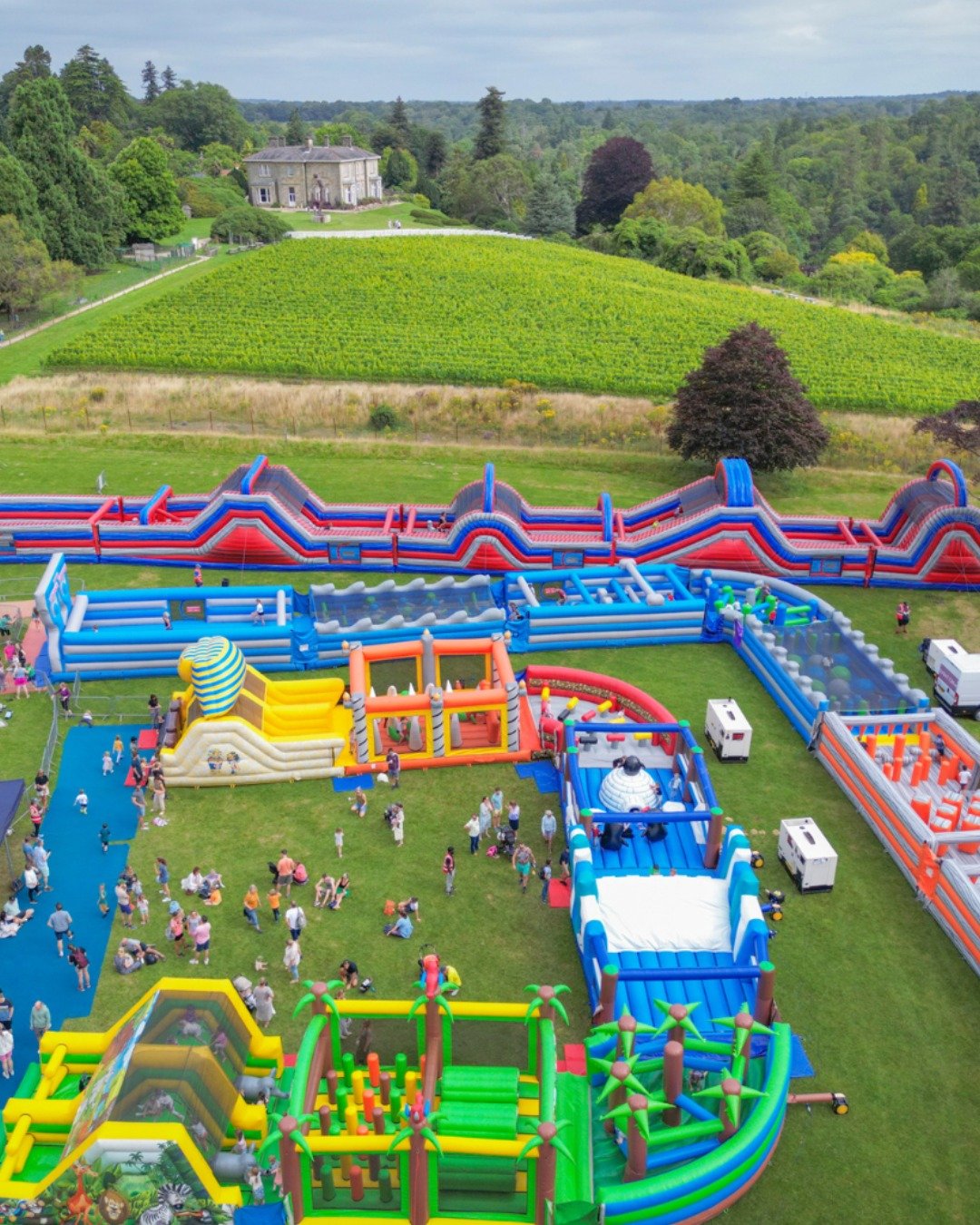 Run towards the summer at full speed with one of the UK&rsquo;s largest inflatable obstacle courses - perfect for thrill-seekers, families, and first-timers alike!

🏃 The Labyrinth Challenge (1.2m+):

Conquer 1,000 feet of pure inflatable adventure 