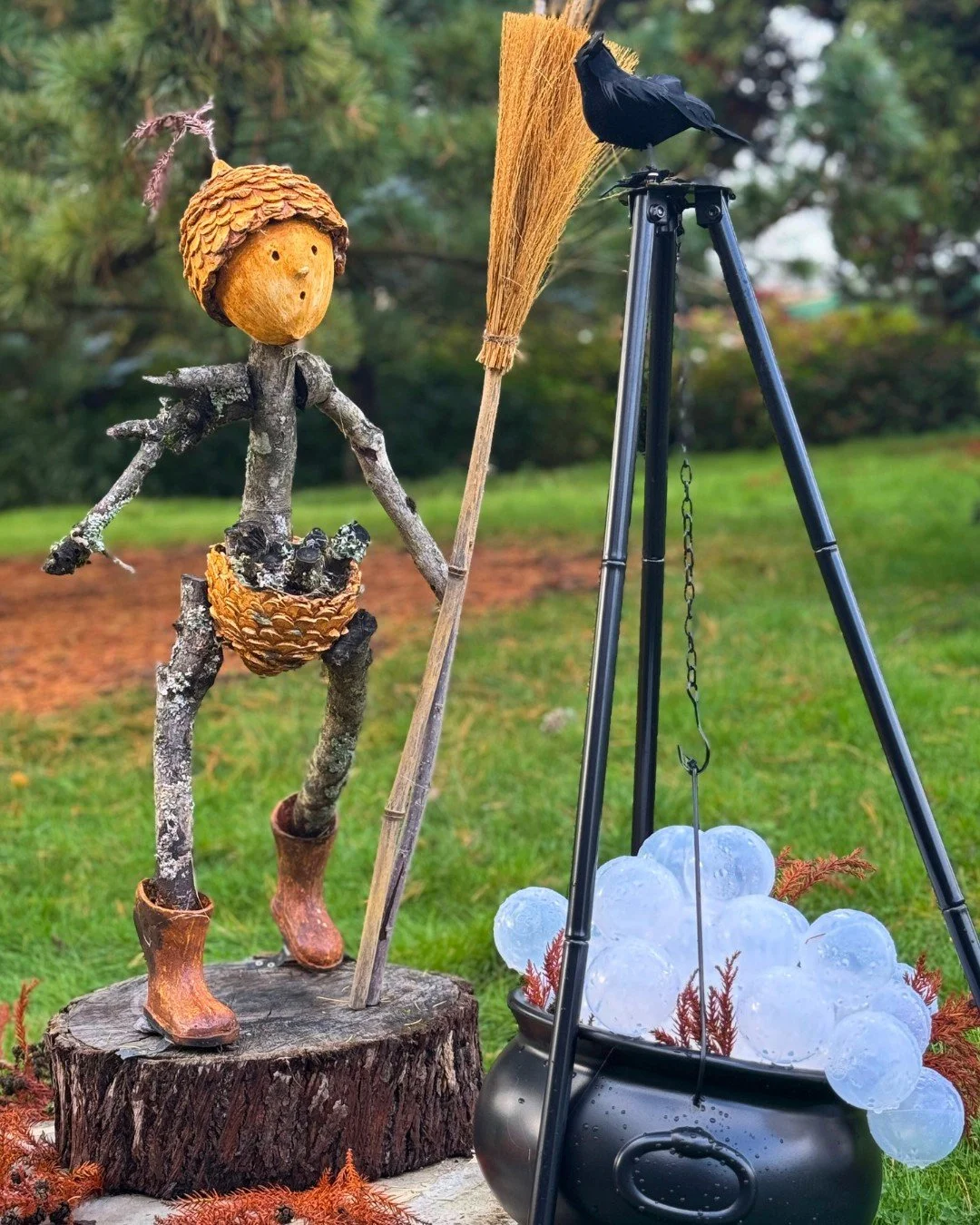 It’s been wonderful seeing so many families enjoying our Leonardslee Haunted Gardens Halloween trail this week! From creepy, crawly spiders to magic potions and skeletons, you have all embraced the fun and we have loved seeing you smiling and r