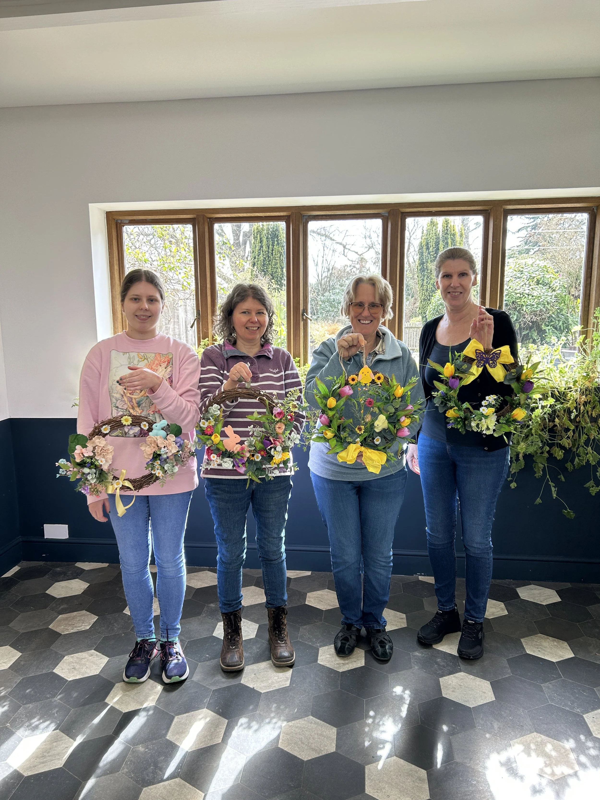 Spring Reusable Wreath Leonardslee  (4).JPG