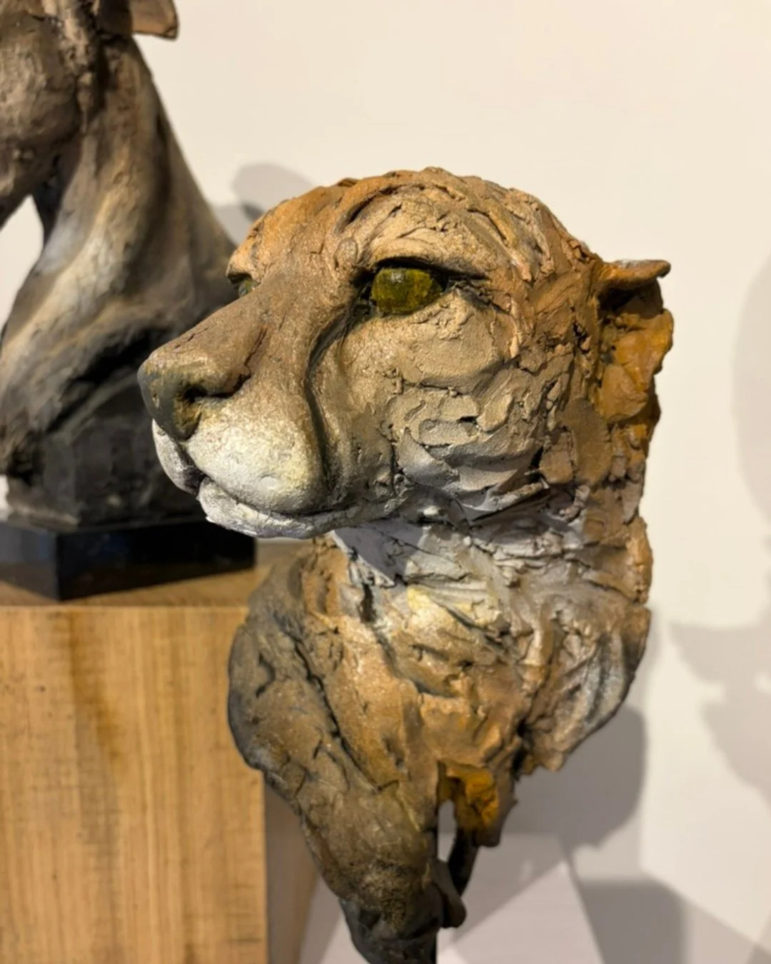 Visit our Garden Shop for a peek at some of our smaller works of art. Every piece carefully crafted and unique, and all for sale. Don't hesitate to speak with our staff for more infromation 🖼️

#ArtGallerySussex #leonardsleegardens  #ArtInNature #Wi