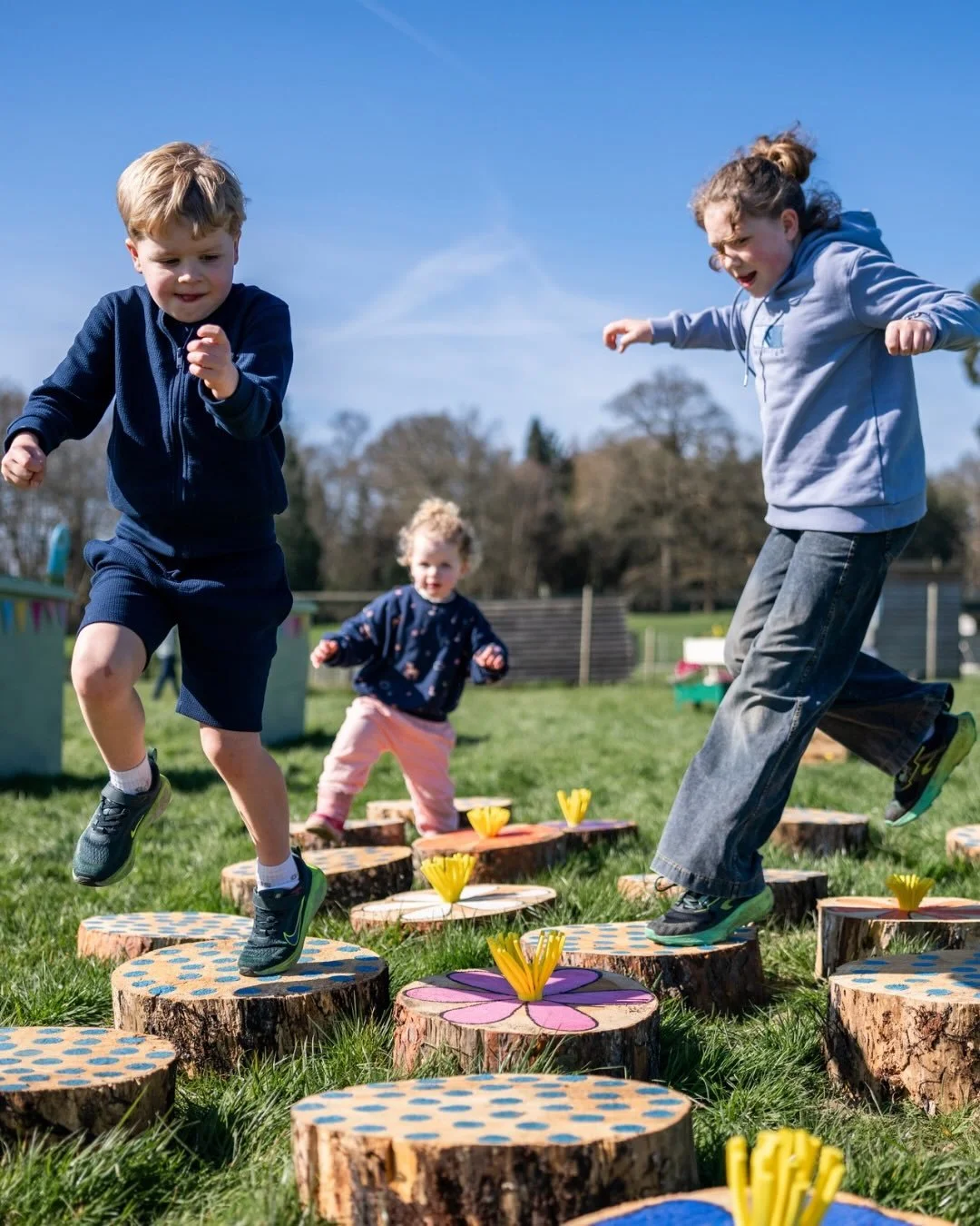 Easter Bank Holiday plans sorted 🌿🐇

Our Easter Garden Explorer trail is in full swing at Leonardslee &ndash; perfect for families and budding explorers this weekend.

🐣 Trail, clues &amp; stickers
🏃 Obstacle course finale
🎁 Easter prize at the 