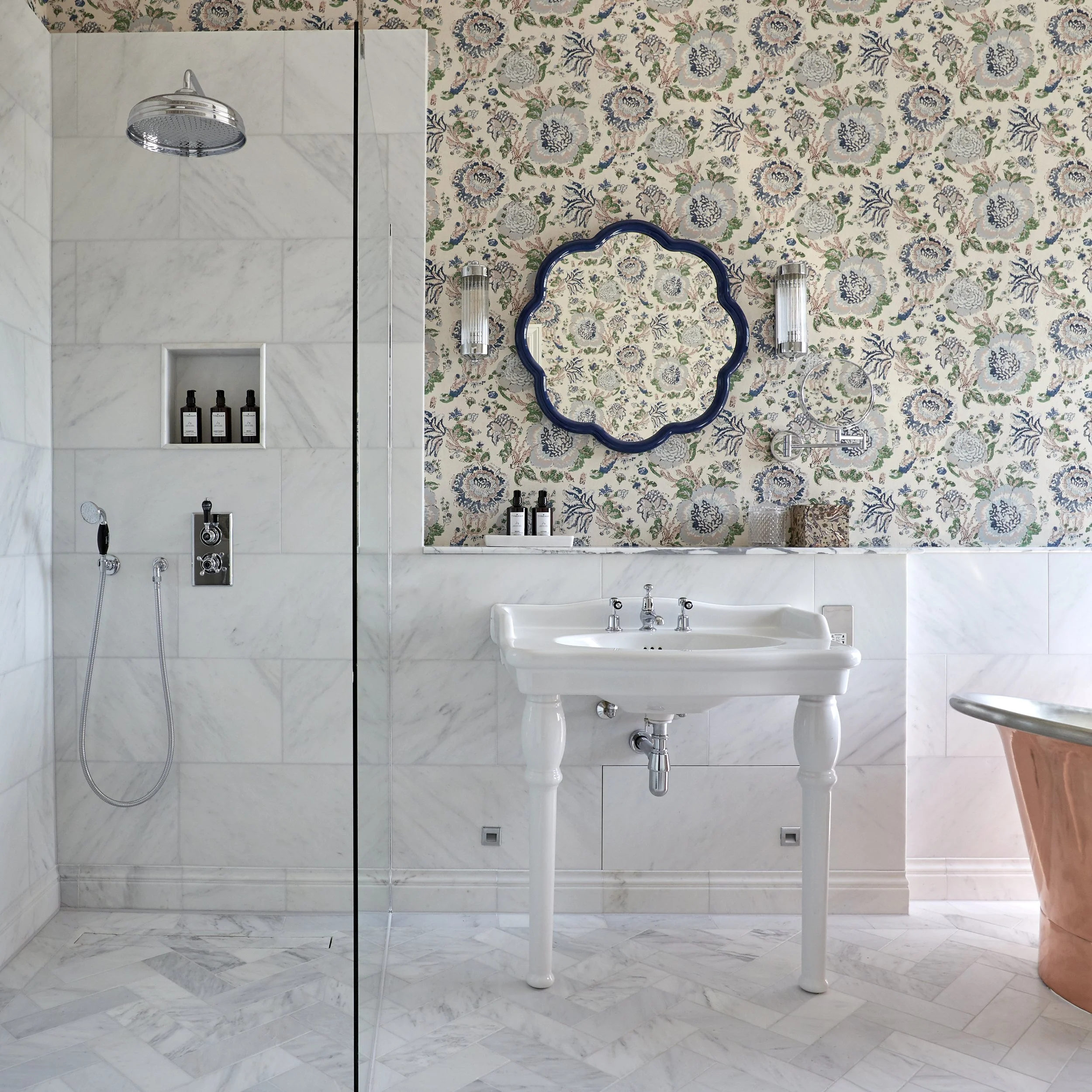 leonardslee house stay spring.jpg