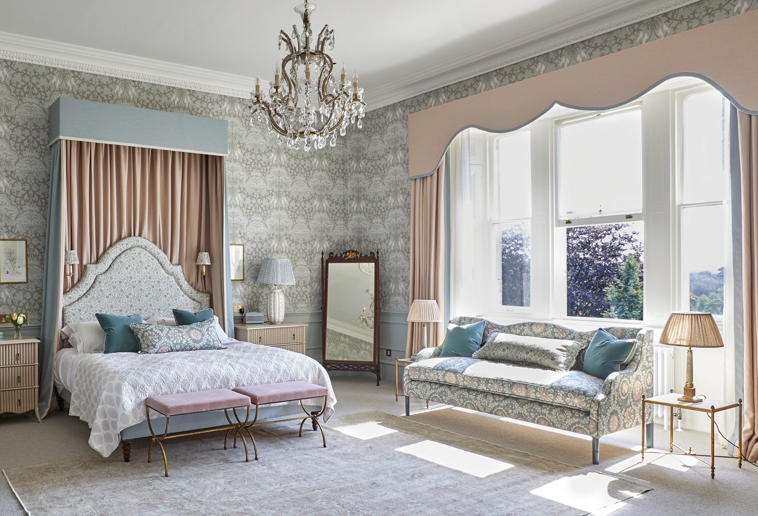 spring Leonardslee House.jpg