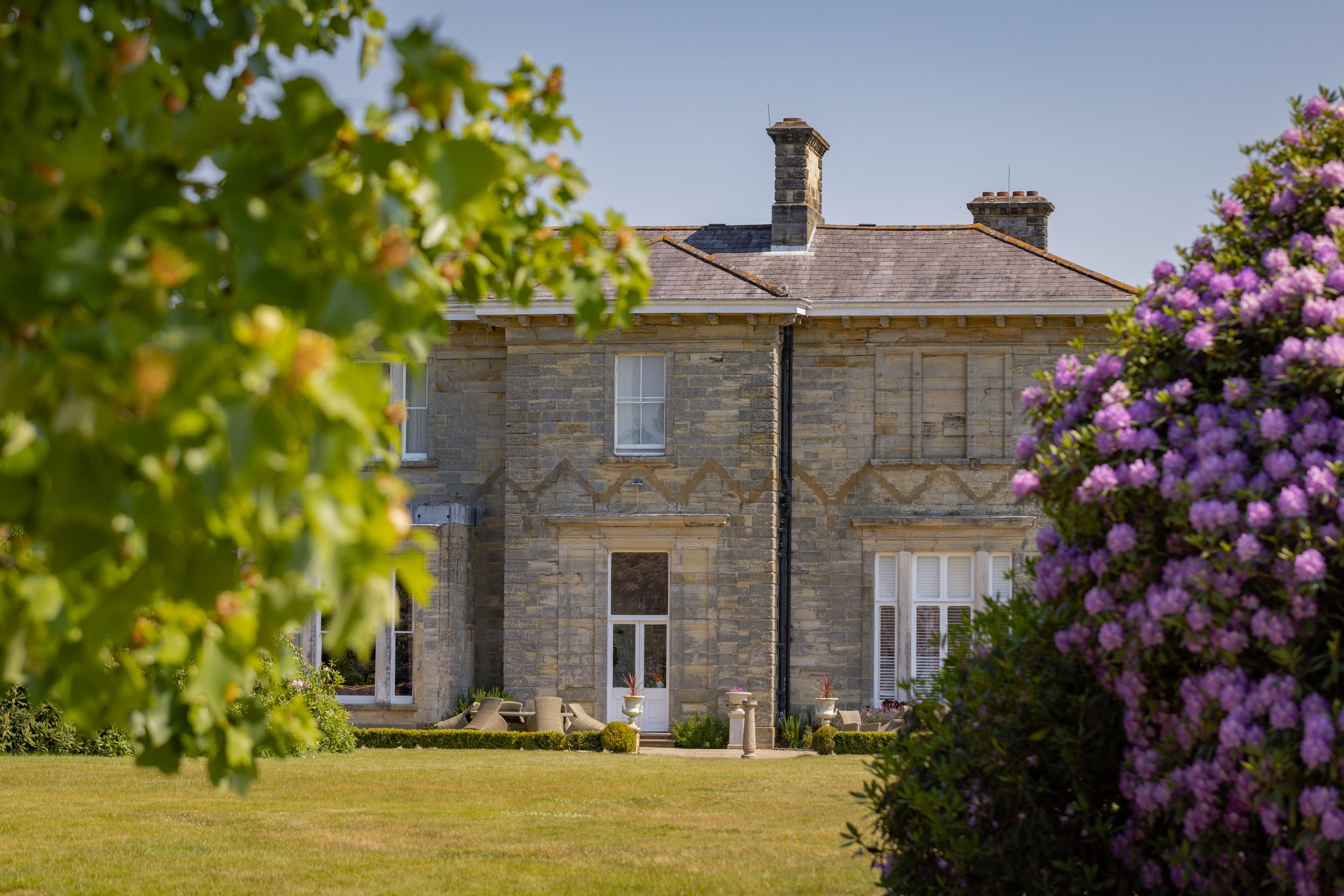 Leonardslee House.jpg