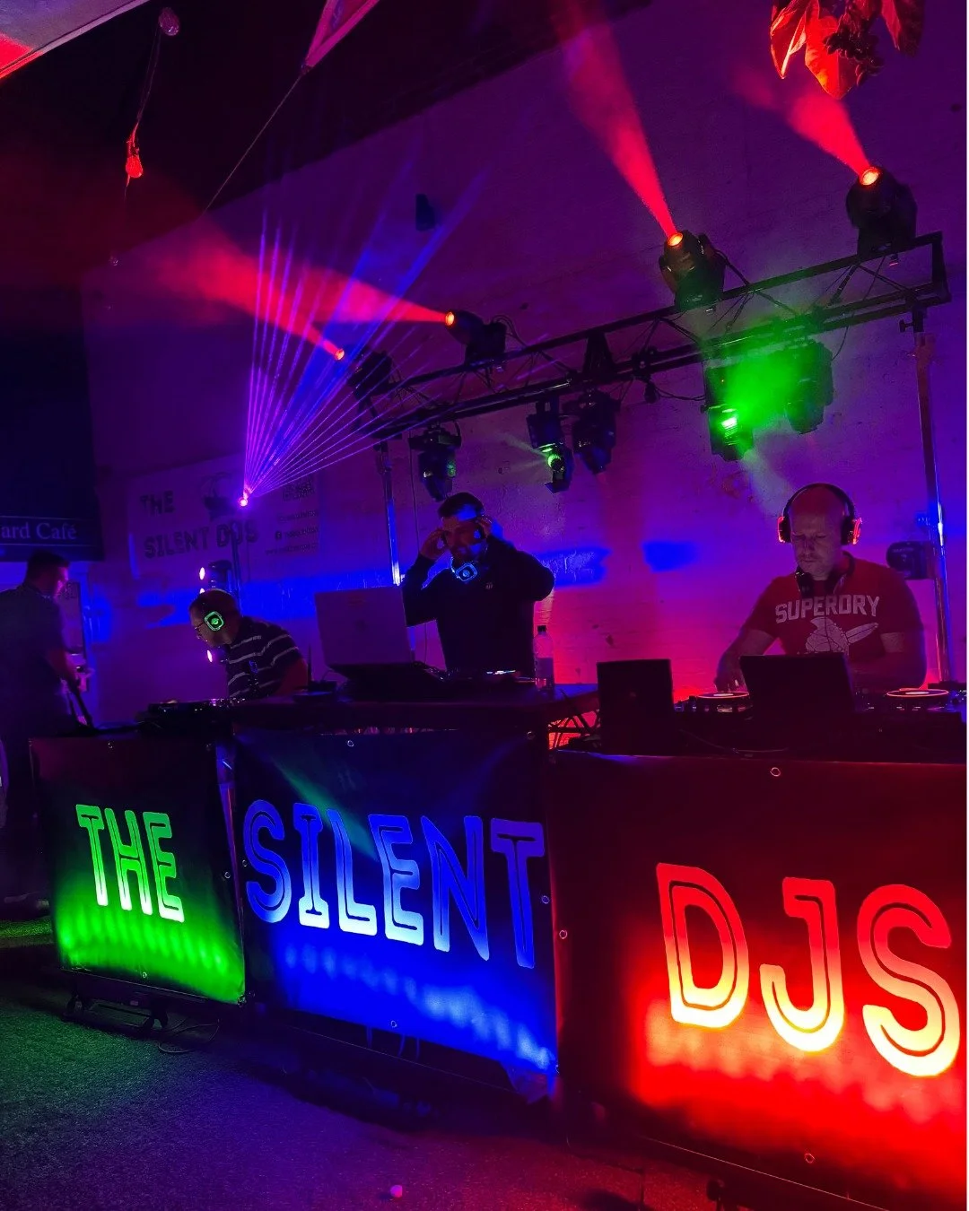 Family fun by day, dancing by night. Silent Disco returns on 15 August 🎧✨

Family Silent Disco | From 15:00
A relaxed daytime session designed for families, with feel-good music, dancing in the gardens and a fun, welcoming atmosphere for all ages 🌿