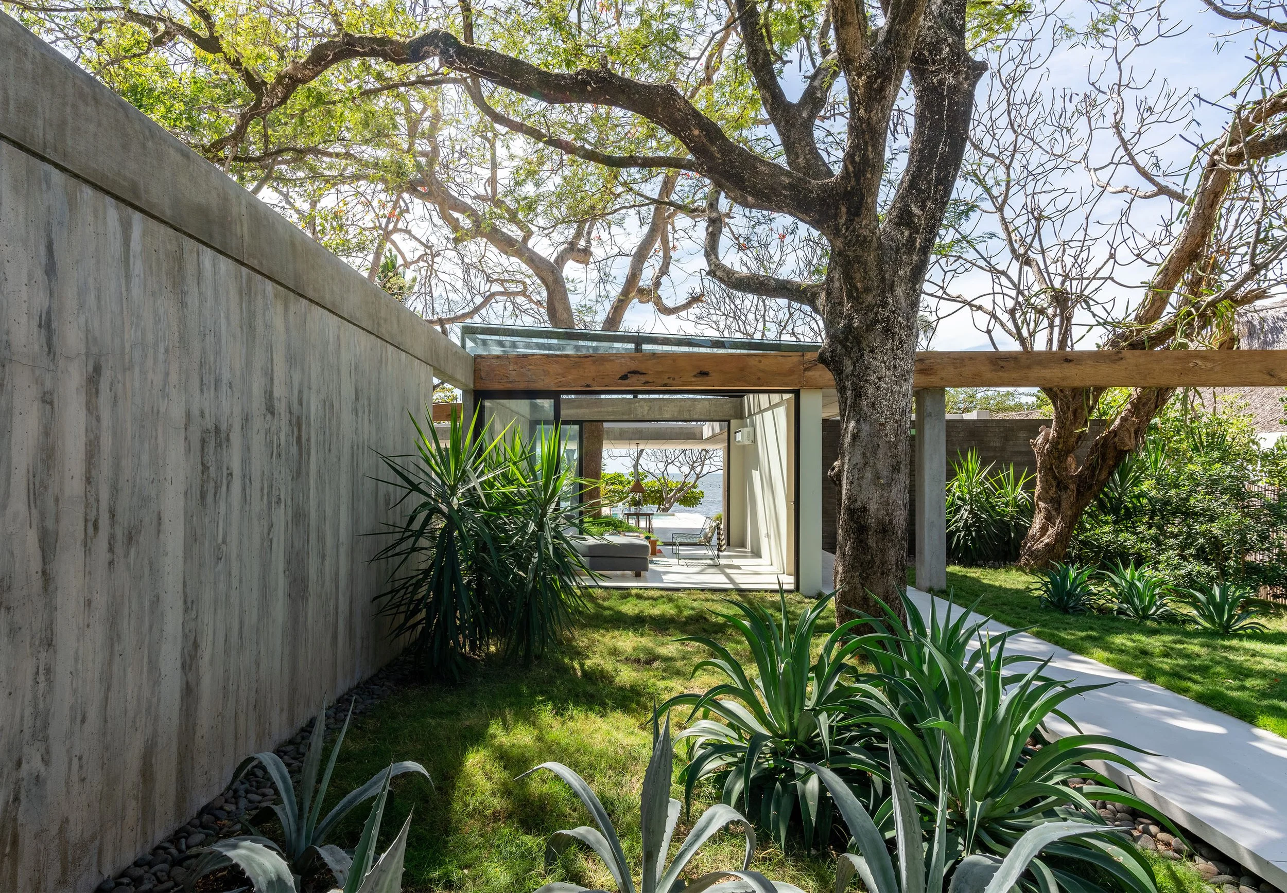 Casa de Mayo — ELÁSTICA STUDIO / ARCHITECTURE & INTERIOR DESIGN