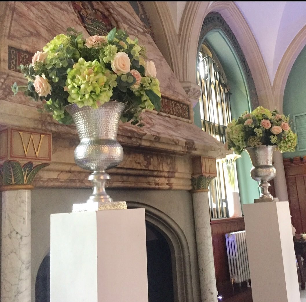 We used to be a fresh wedding florist many moons ago before making the huge decision to change to solely faux flowers. These two images were taken during that transition period. Same wedding @wotton_house_hotel The bride had ordered fresh pink flower