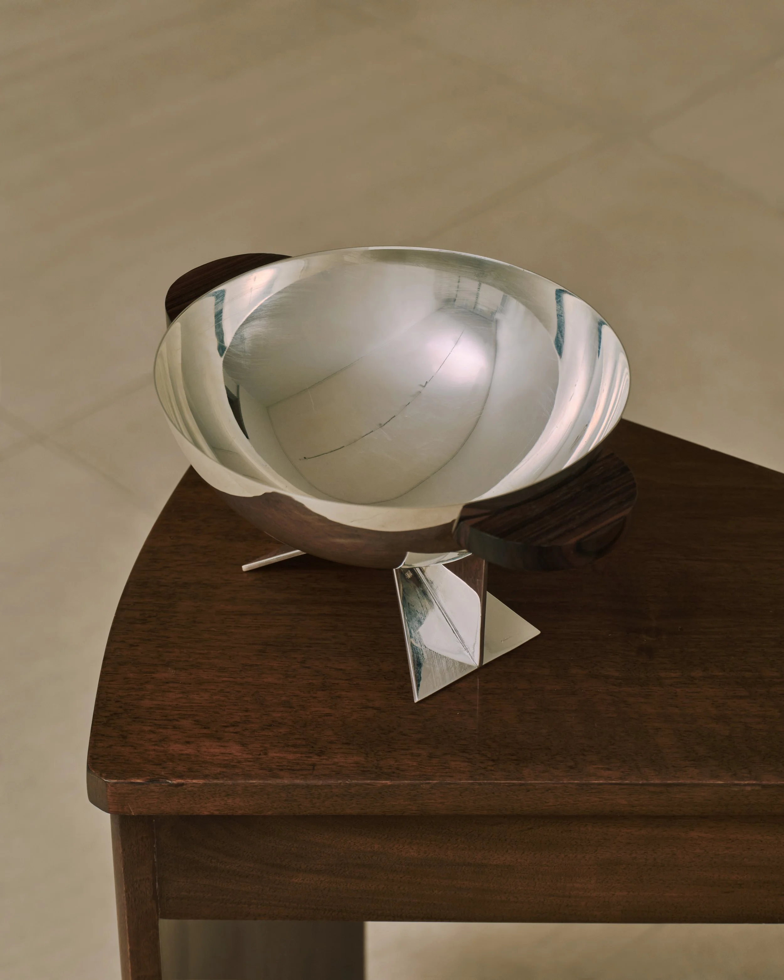 Coupe Desny in silver plated bronze and macassar ebony