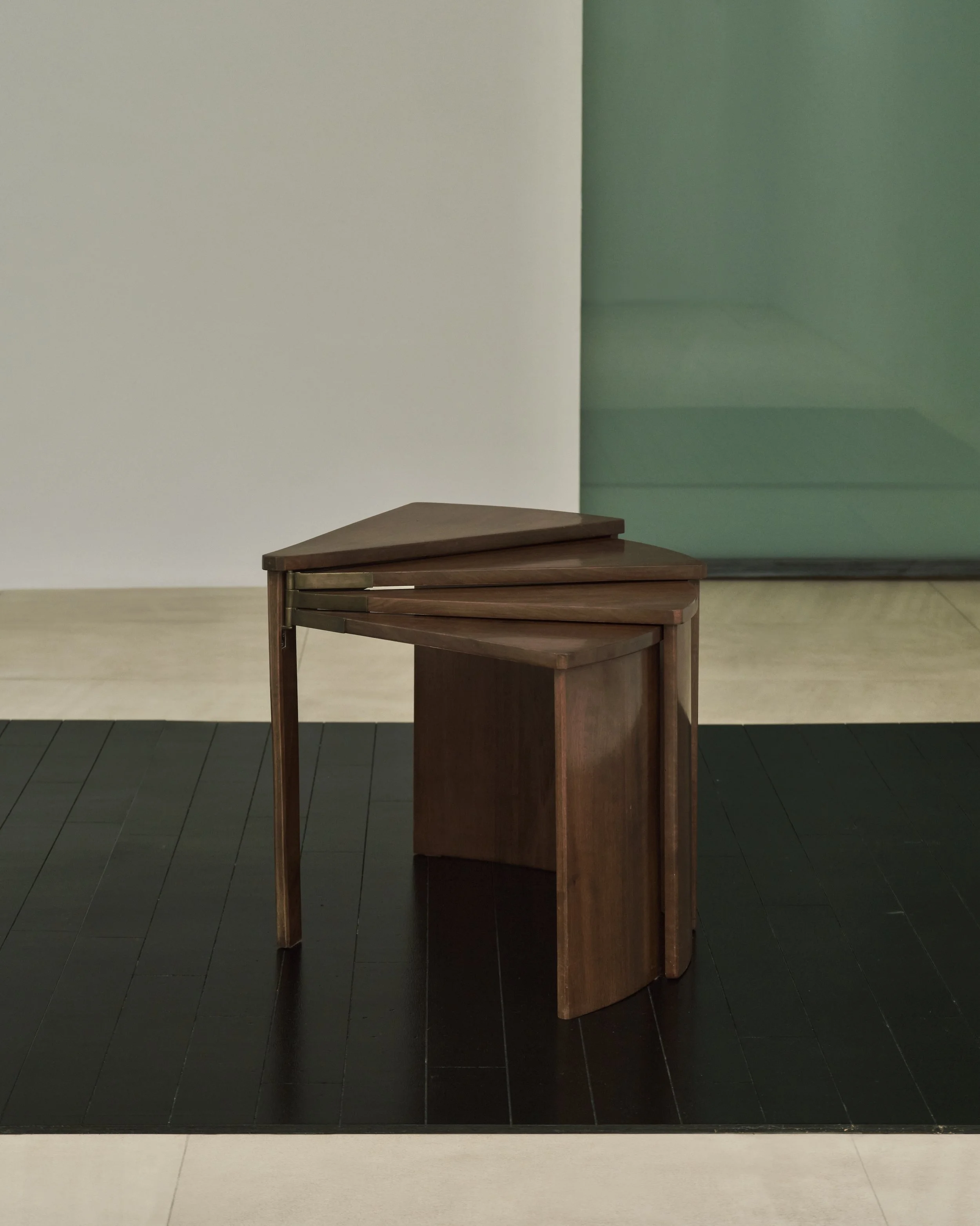 Pierre Chareau fan table1.jpg
