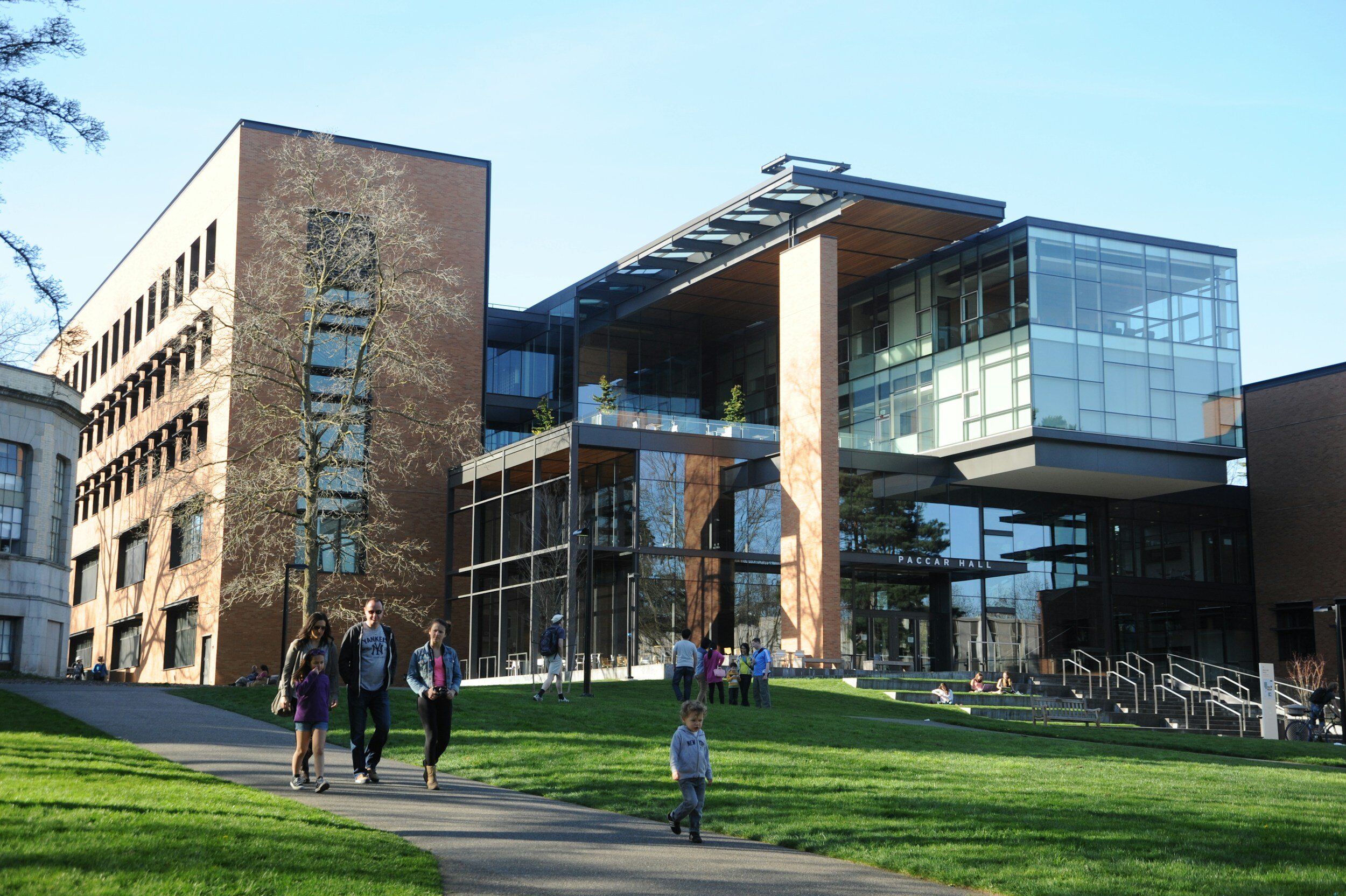 The Power of Purposeful College Visits: 5 People You Should Meet on Campus