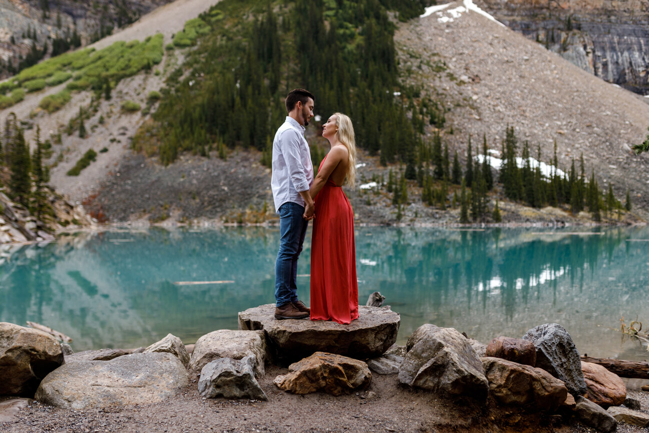 042-moraine-lake-wedding-photographers.jpg