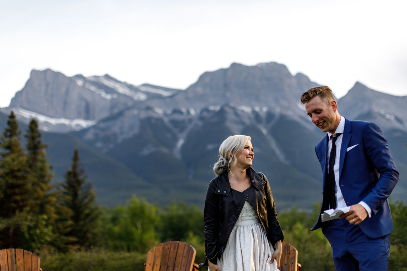 084-helicopter-elopement-photographers-banff.jpeg