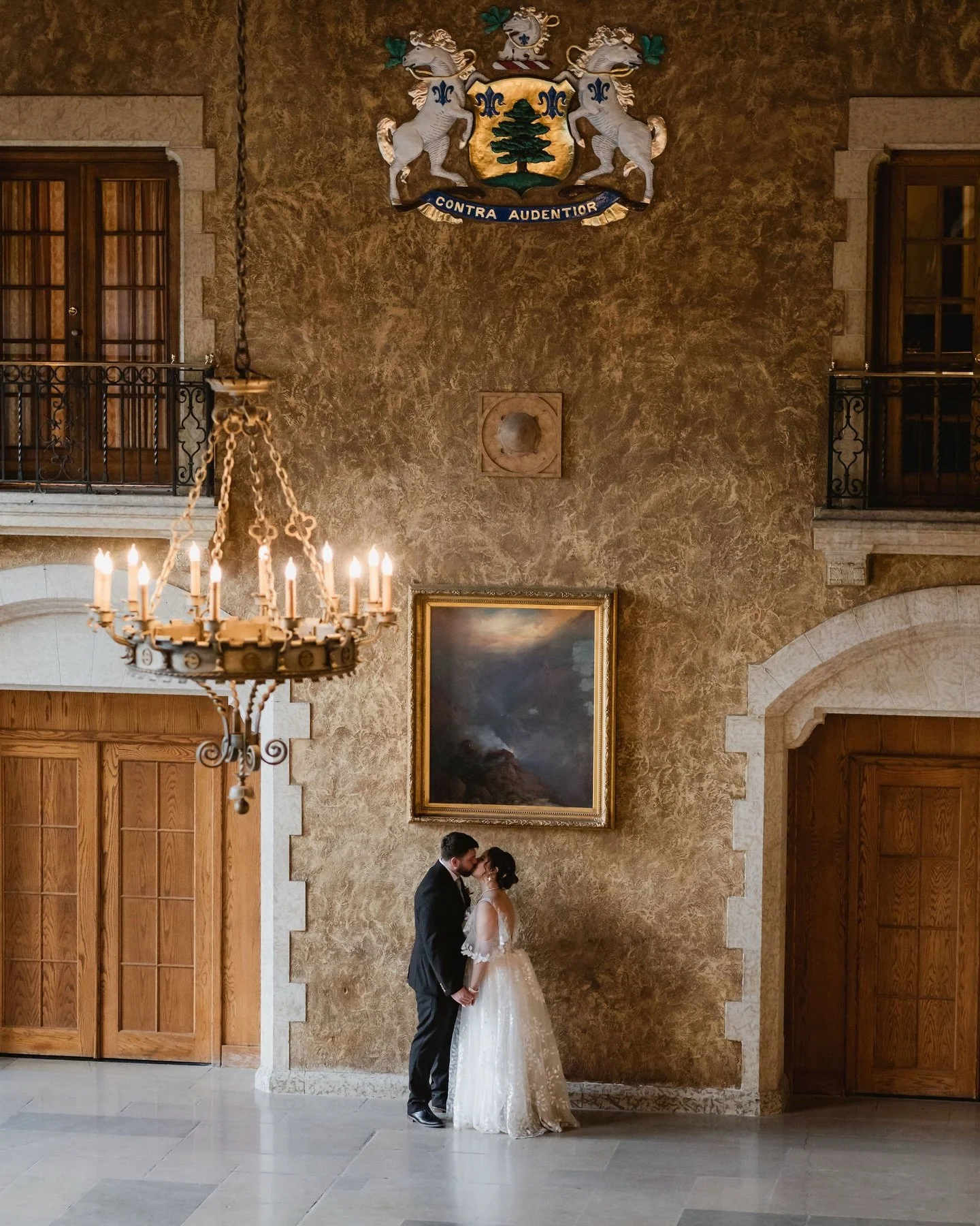 We adored celebrating Staci + Mitchell&rsquo;s wedding at the Fairmont Banff Springs this past fall! These two travelled from Washington to celebrate in Banff (one of their fave places they&rsquo;ve been visiting for 5 years) but this time, with thei