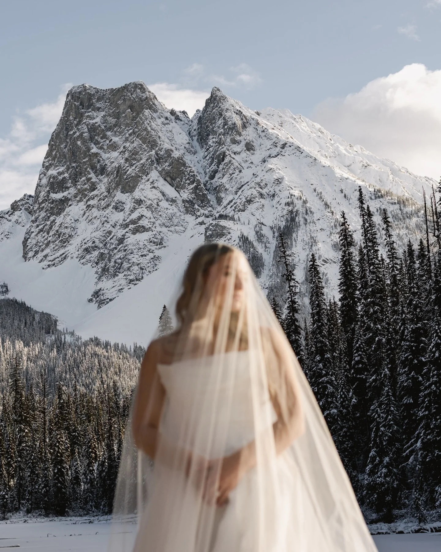 Excited to share a winter wedding tucked deep in the Canadian Rockies. Soft pillowy snow blankets the pine trees, the air is crisp and still&hellip; and then there&rsquo;s these two lovers, Melissa + Devon ✨

Emerald Lake has always been one of our f