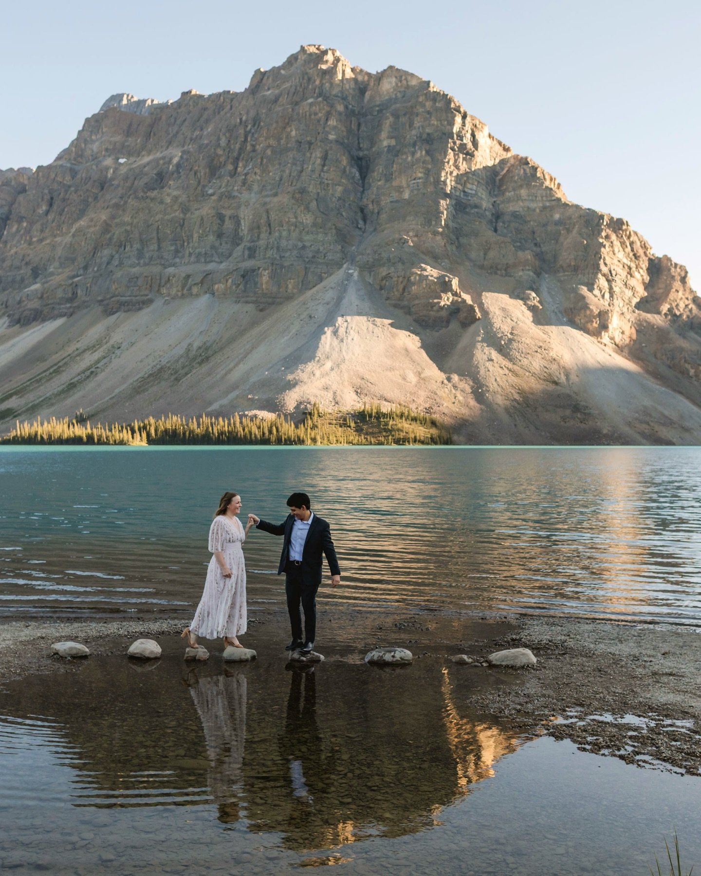 Small moments, big love ✨ 

#banffweddingphotographer #banffelopementphotographer #banffphotographer #calgaryweddingphotographer #destinationwedding #canadianweddingphotographer #banffwedding #canadianrockieswedding #albertaweddingphotographer