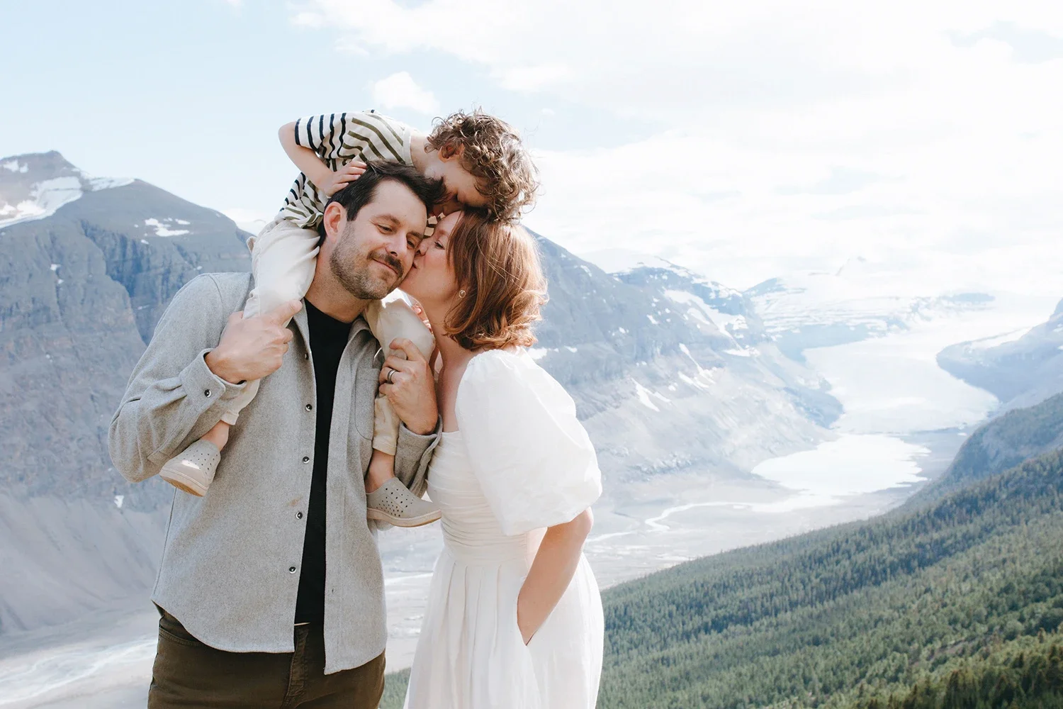 kendal-and-kevin-parker-ridge-banff-hike.webp