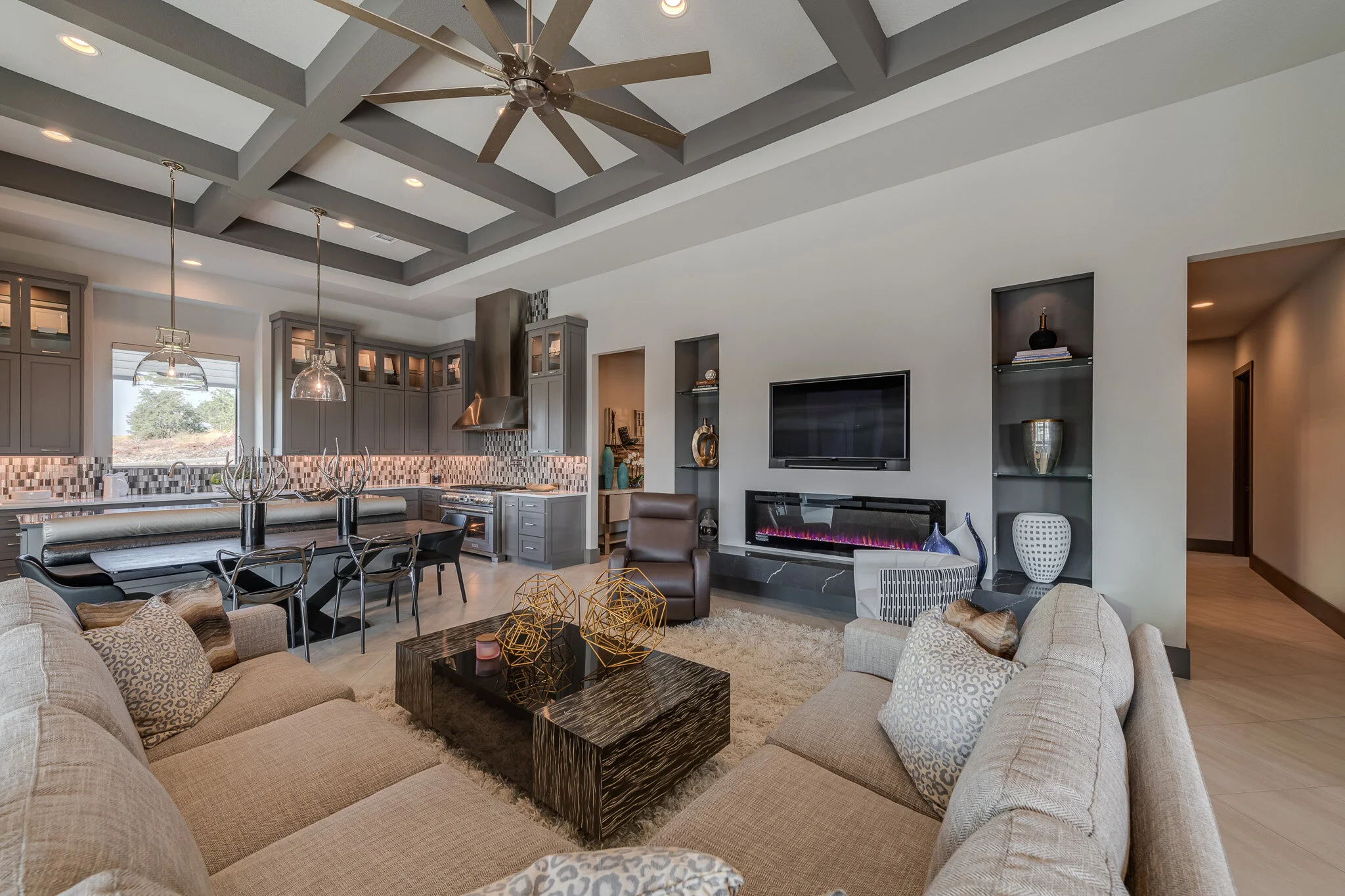 Eller Residence Garden Ridge, TX — Mike Hollaway Custom Homes