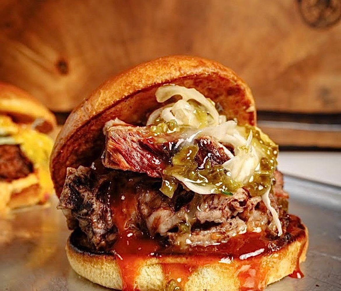 Photos Cue Point burger.jpeg