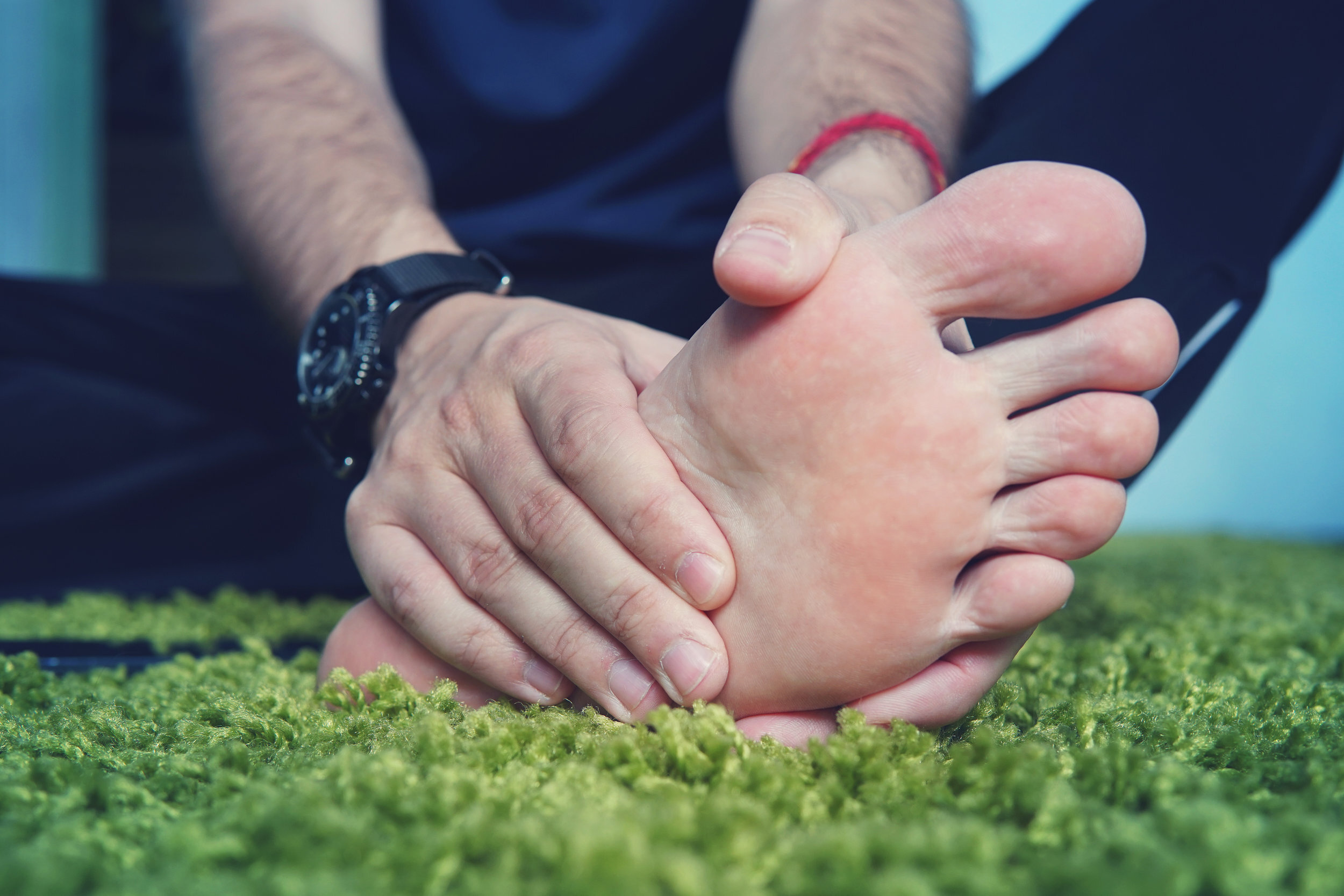 Top 5 Causes of Big Toe Pain | Footcare Clinics England | Identifying Foot  Pain