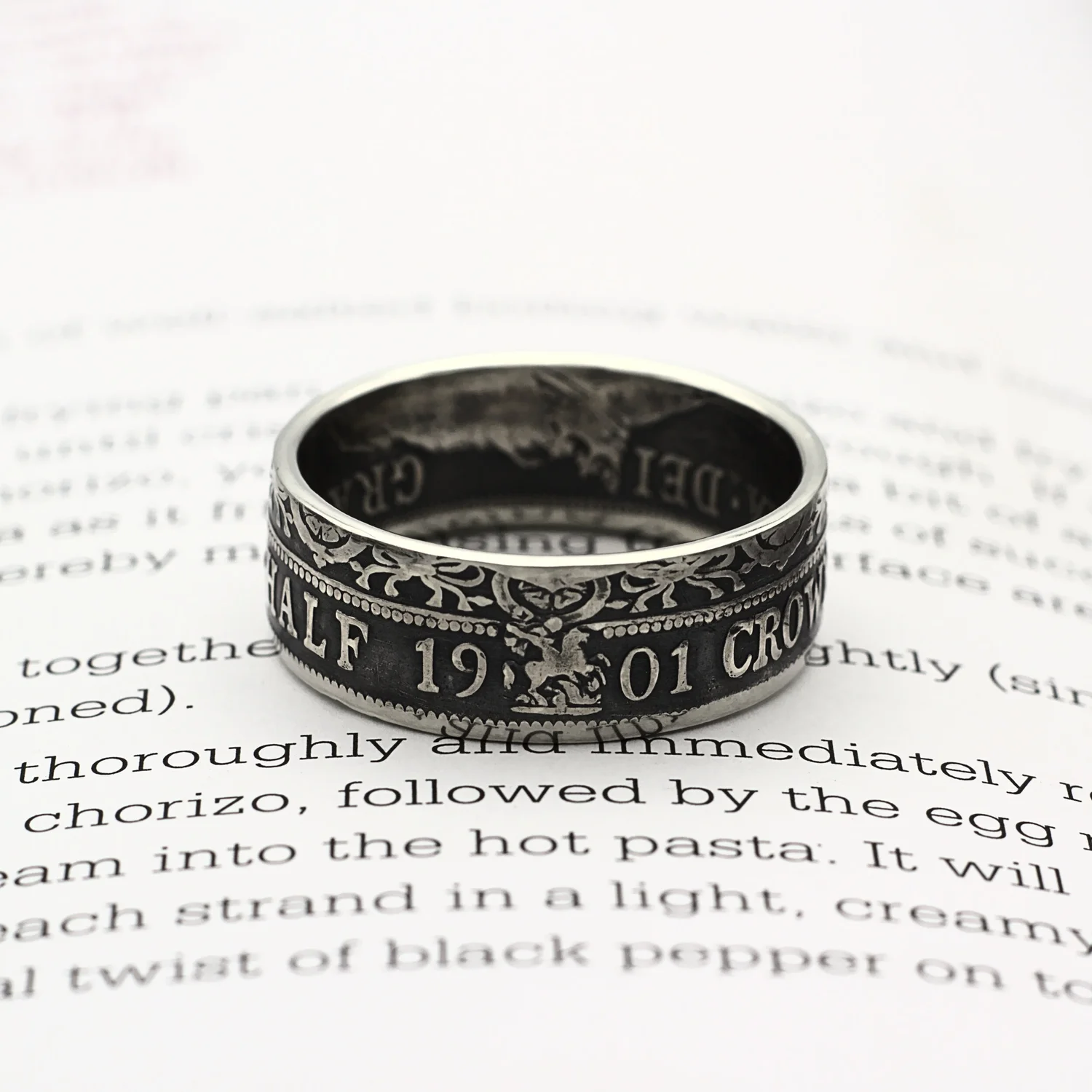 1893 to 1901 British Half Crown Coin Ring Queen Victoria — Gin