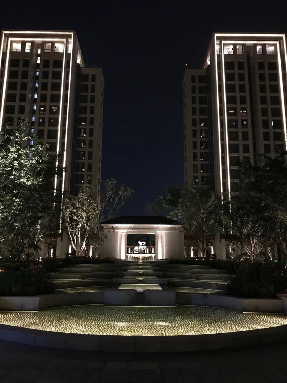 Outdoor metal sculpture