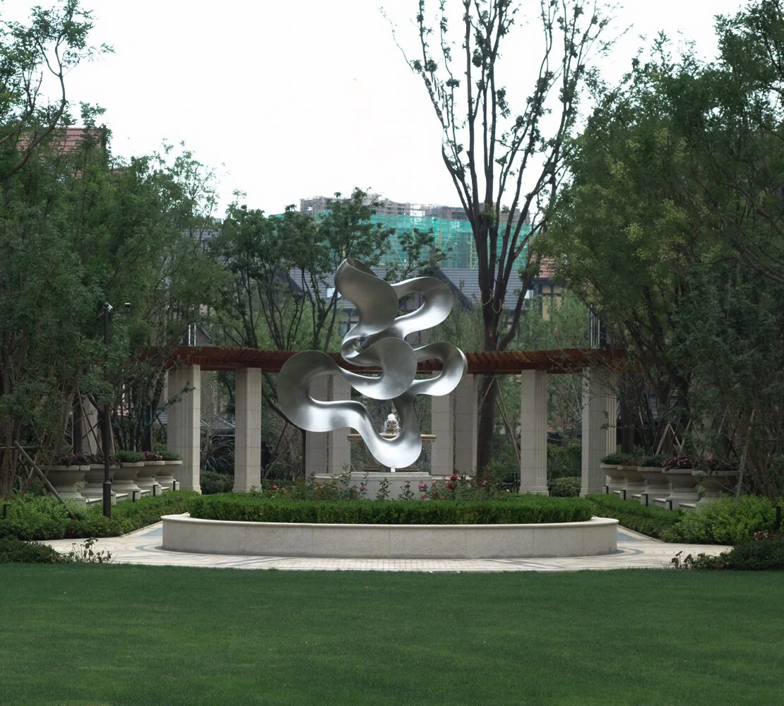Outdoor metal sculpture
