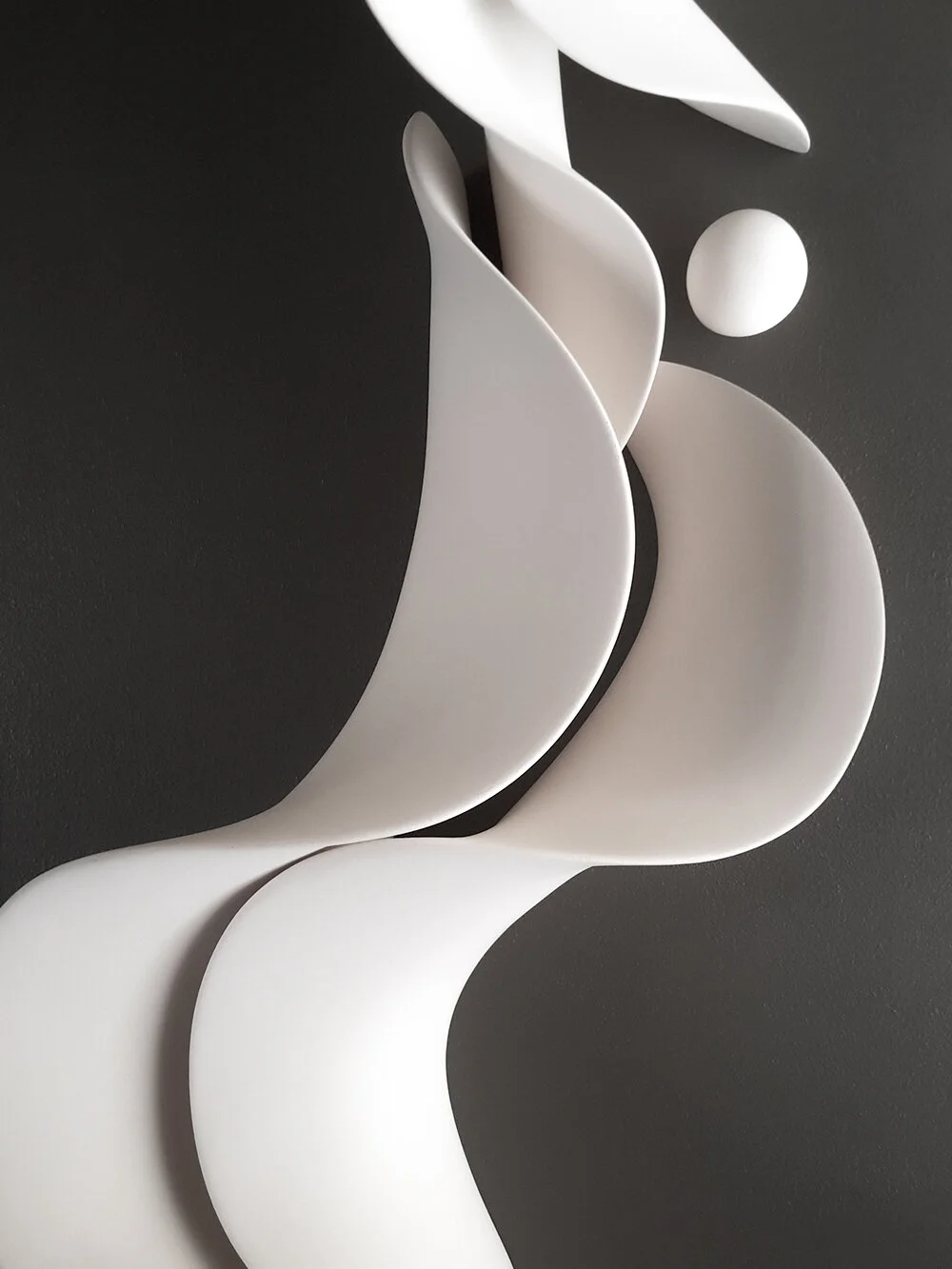 Desire to roll, ceramic sculpture