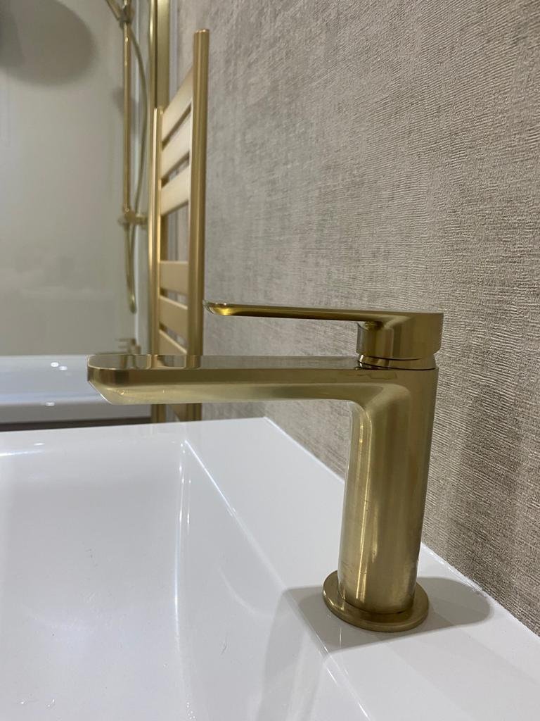 gold-bathroom-modern-tap.jpeg