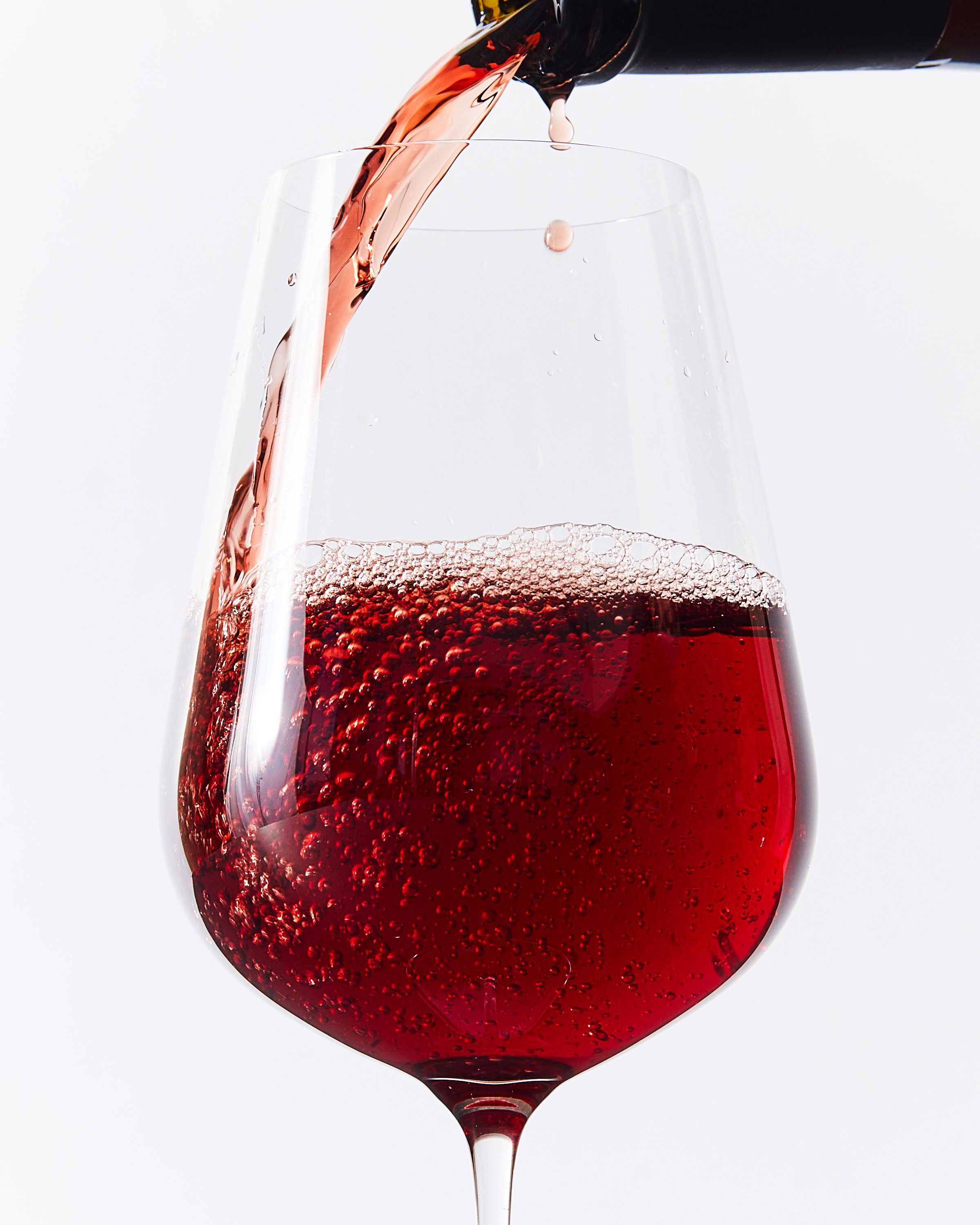 2023-0508_macro-wine-image-for-the-launch-email-hero-designed-asset_final_4x5_julia-gartland_261 1.jpg