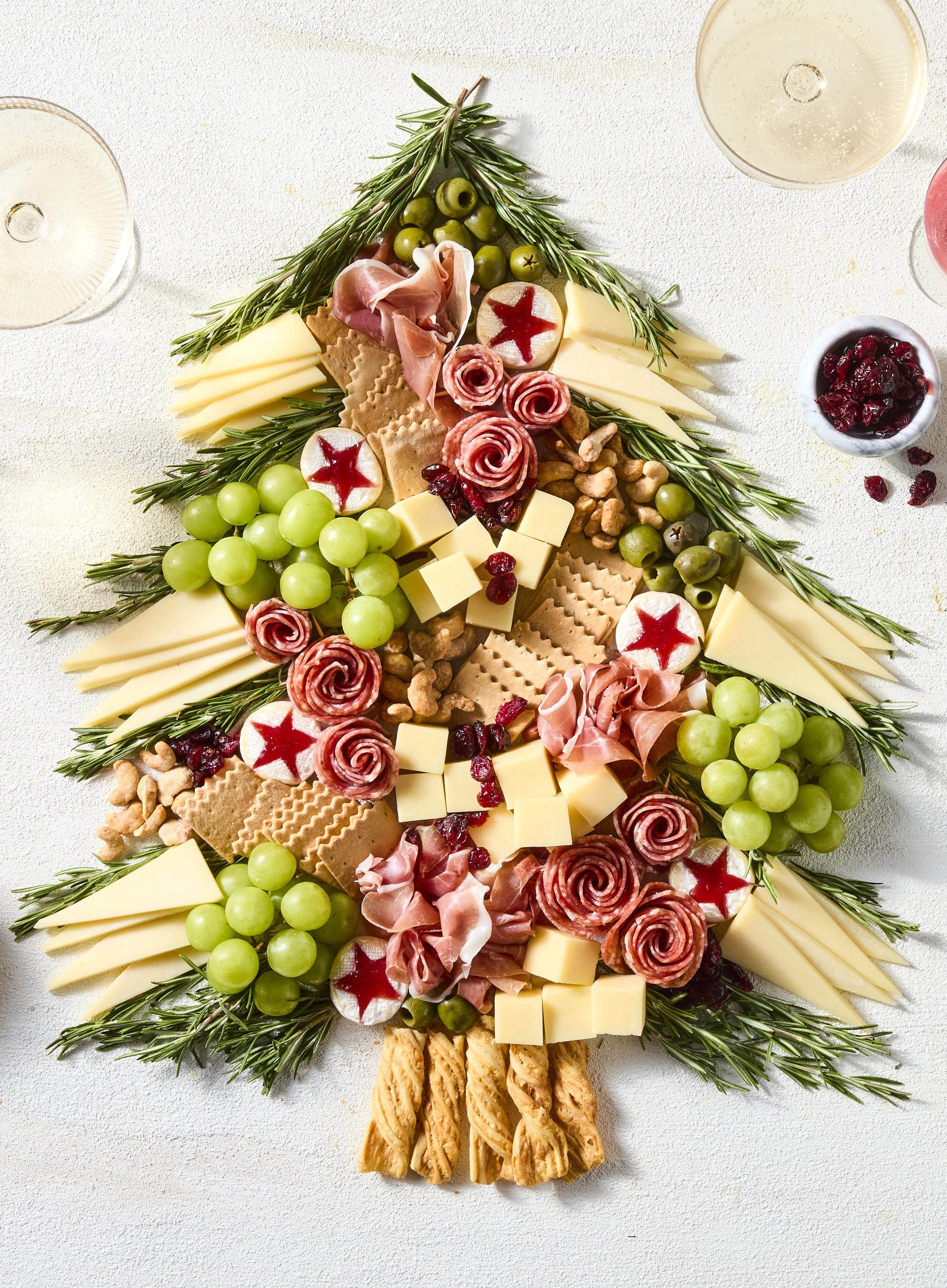 DEL089925_Christmas-Tree-Charcuterie-Board_web_430_JG.jpg