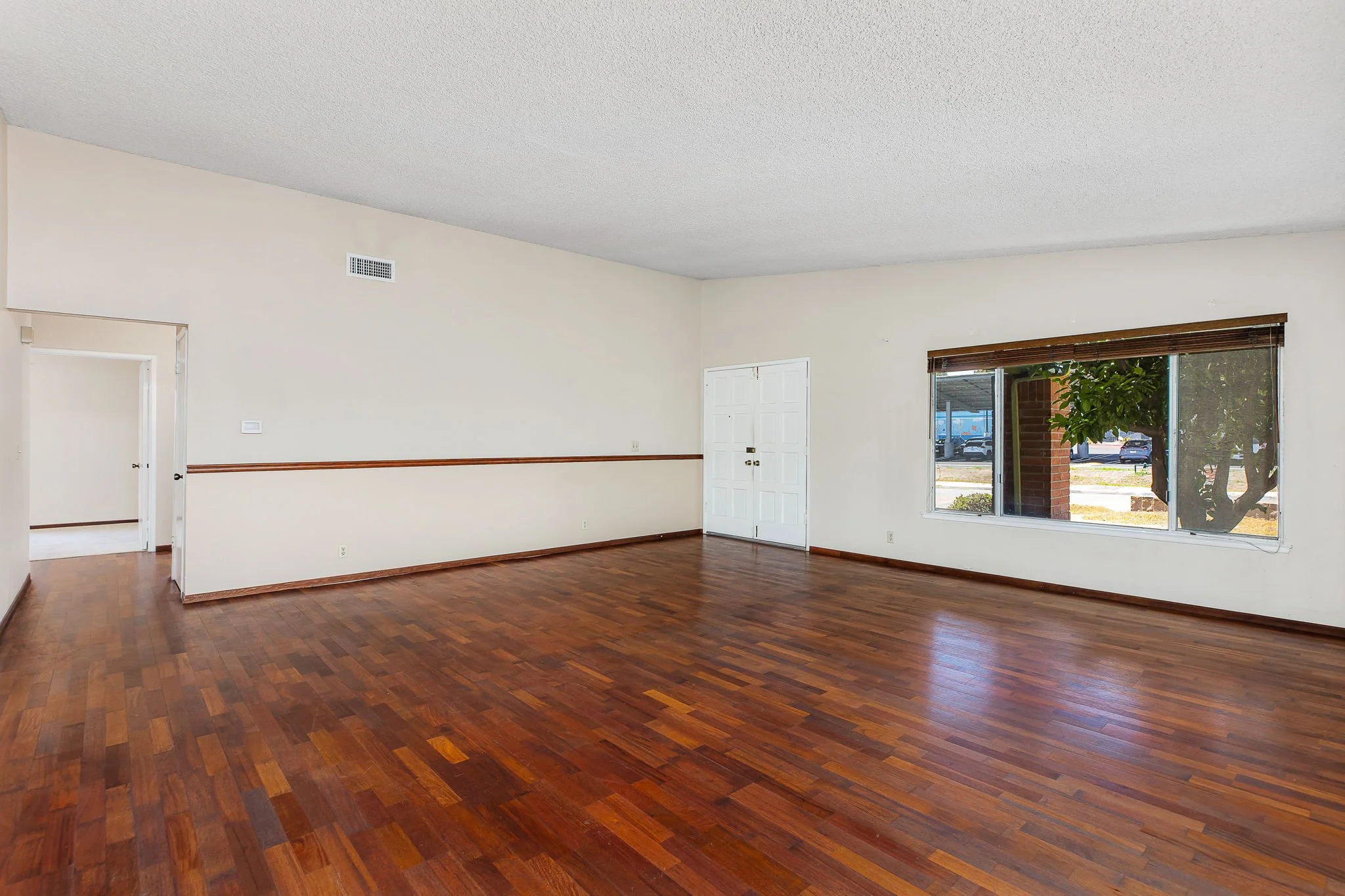 10-web-or-mls-Avenida Del Gato 010.jpg