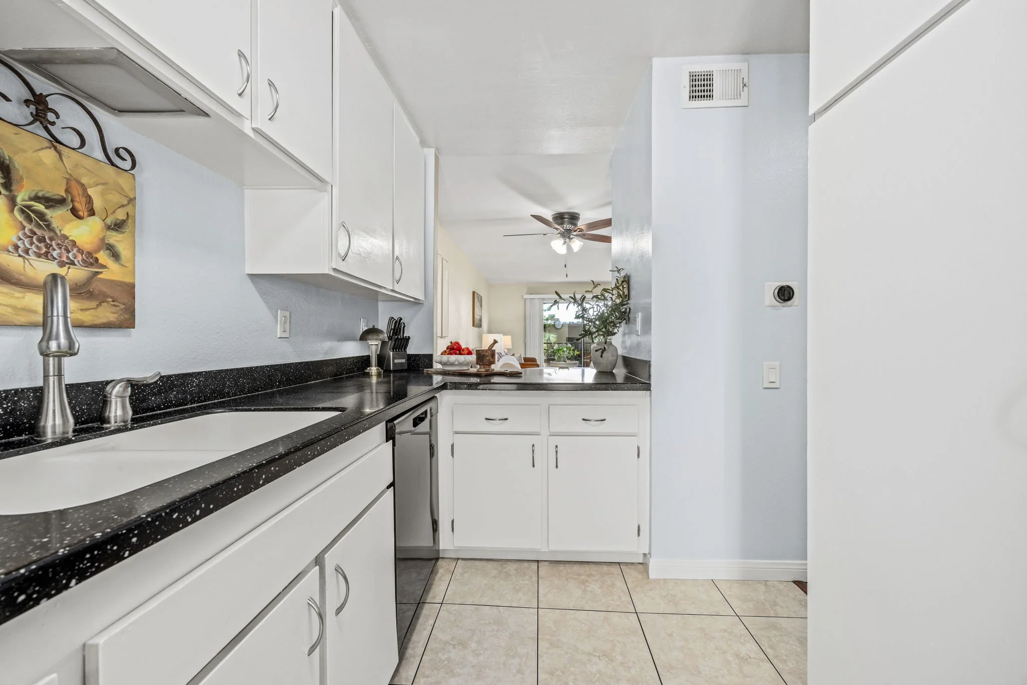 14-web-or-mls-Baltimore Dr 012.jpeg