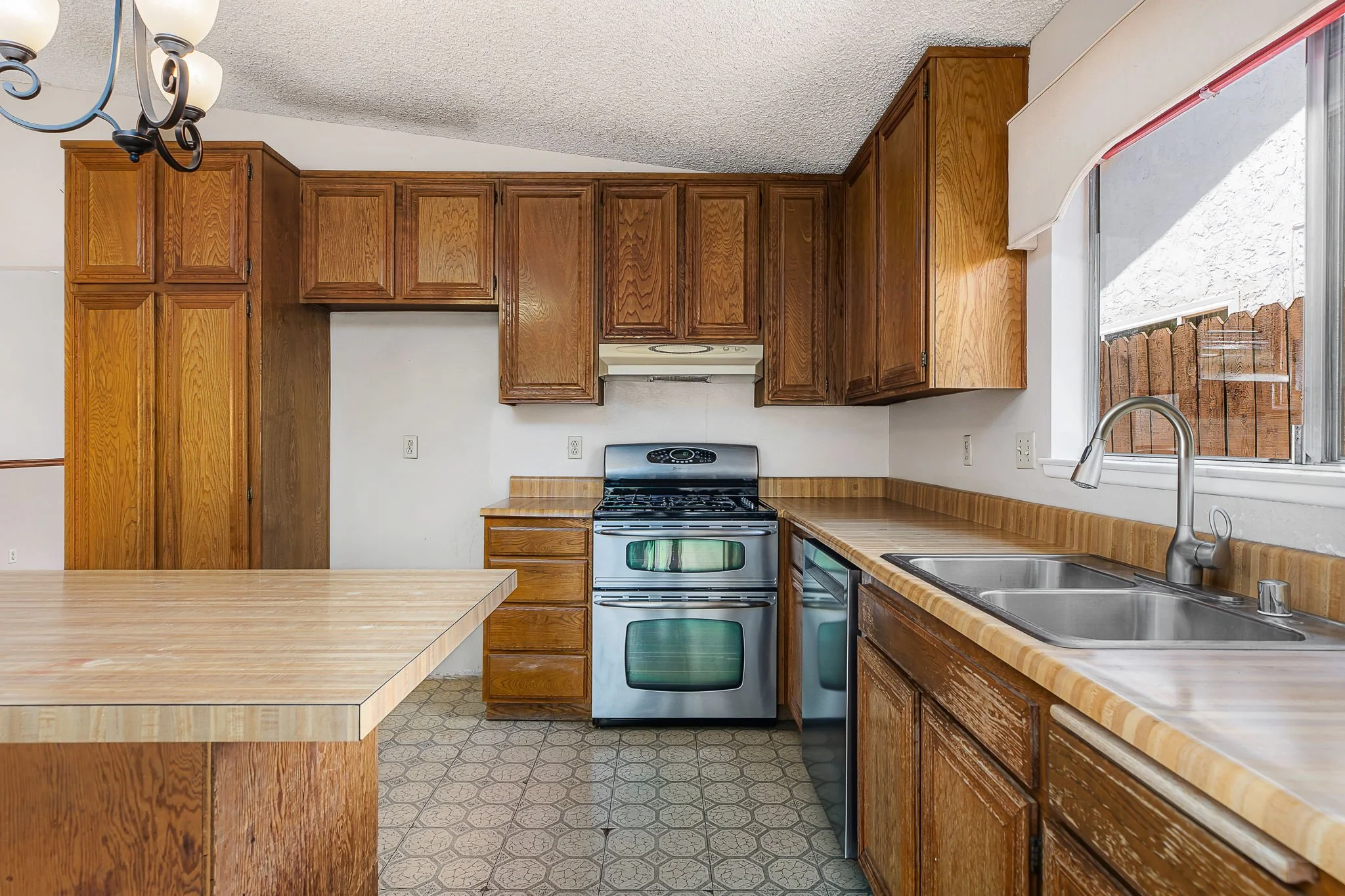 17-web-or-mls-Avenida Del Gato 017.jpg